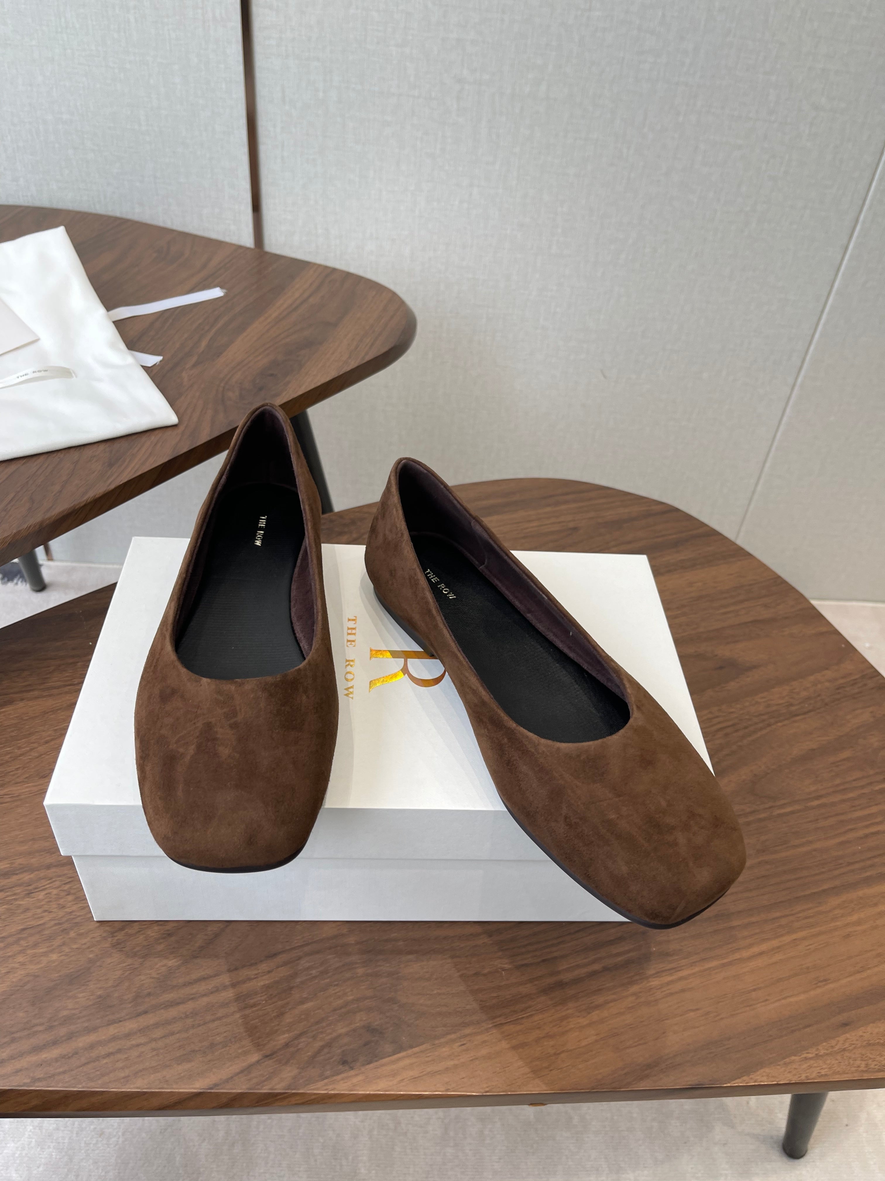 THE ROW 26S FLATS IN DARK BROWN SUEDE