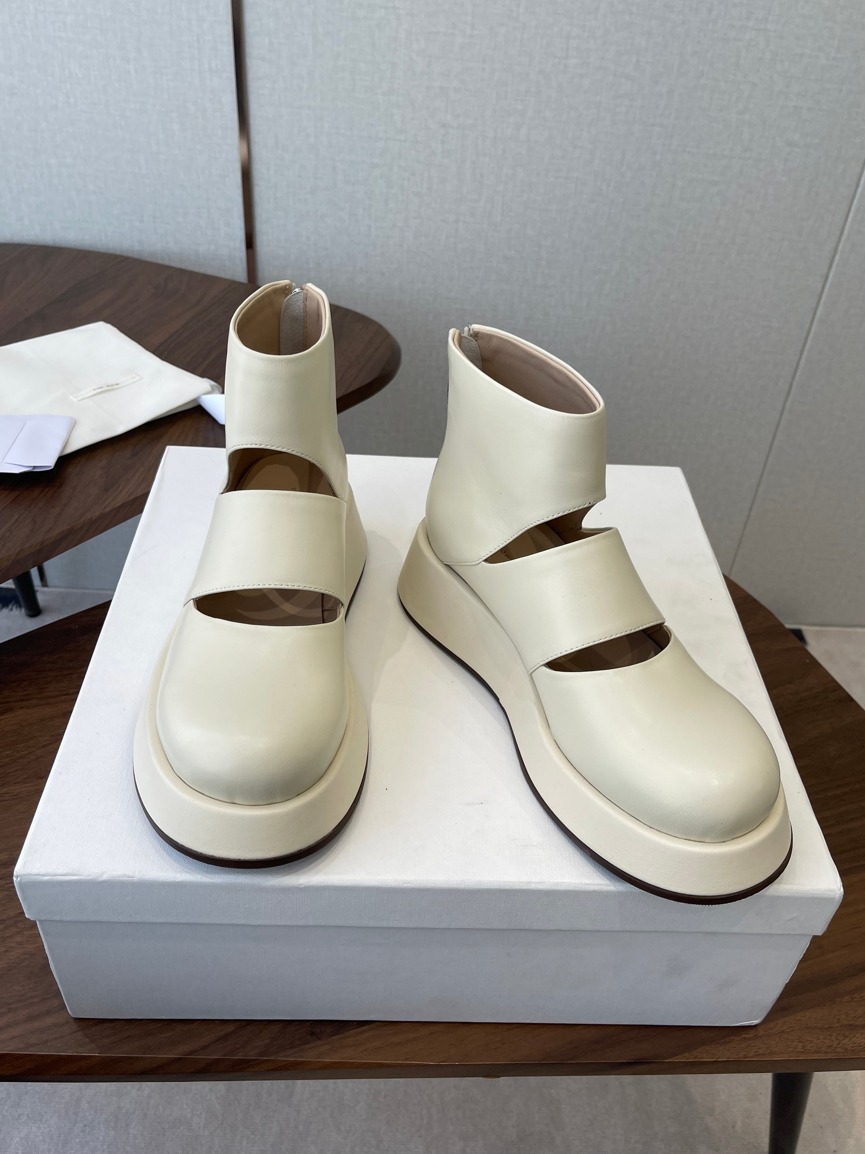 THE ROW 26S PLATFORM MARY JANE IN CREAM WHITE CALFSKIN