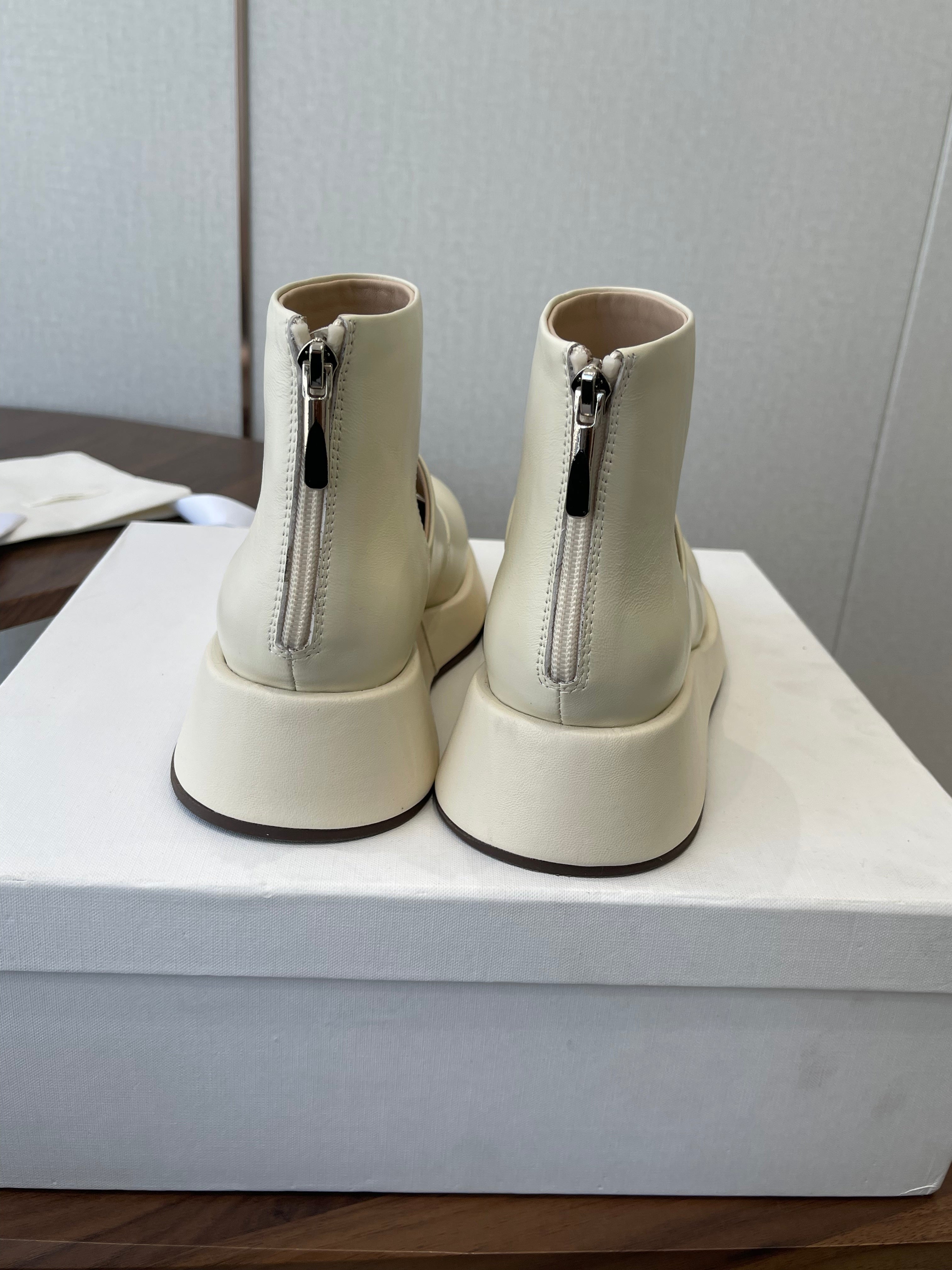 THE ROW 26S PLATFORM MARY JANE IN CREAM WHITE CALFSKIN