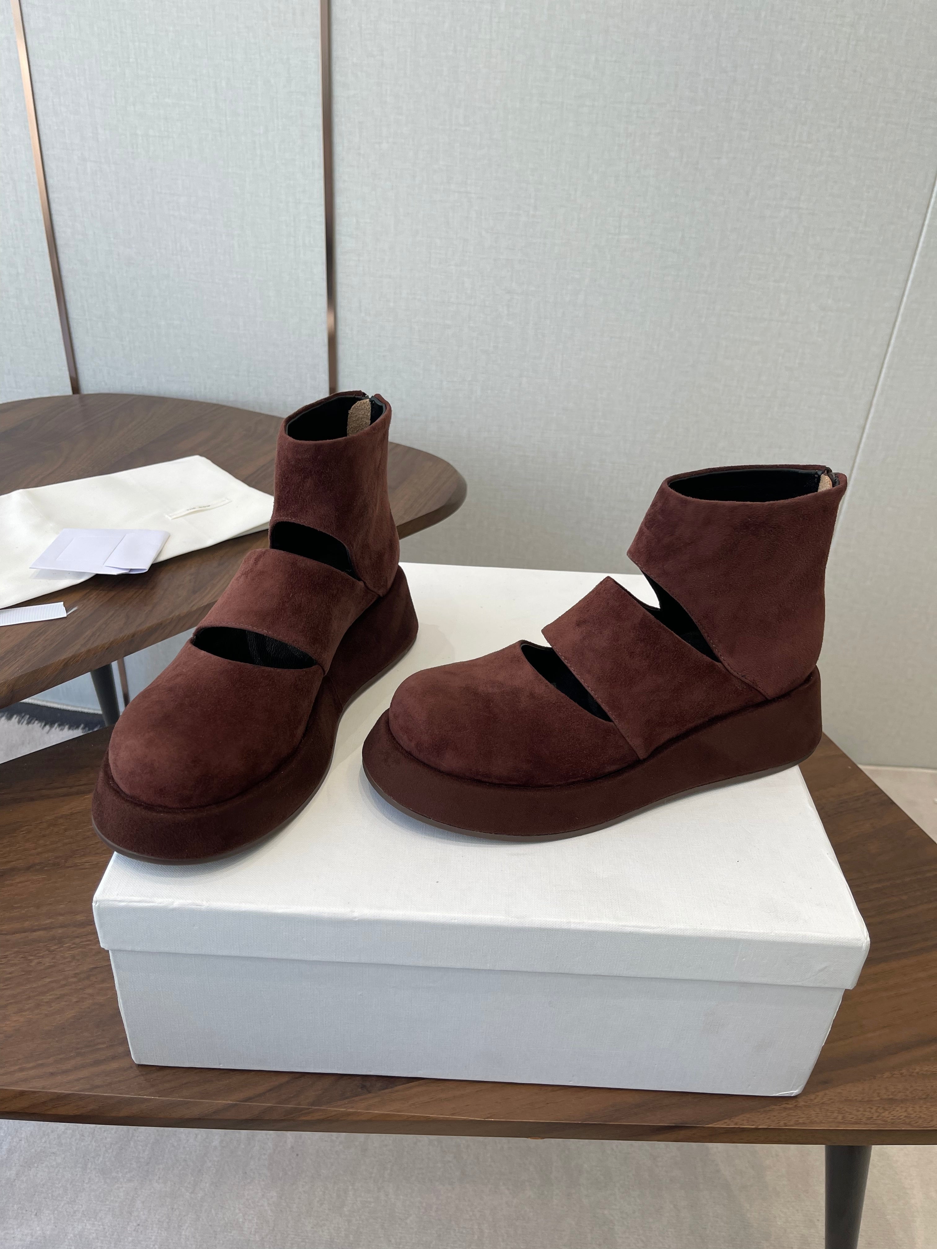 THE ROW 26S PLATFORM MARY JANE IN CHOCOLATE BROWN SUEDE