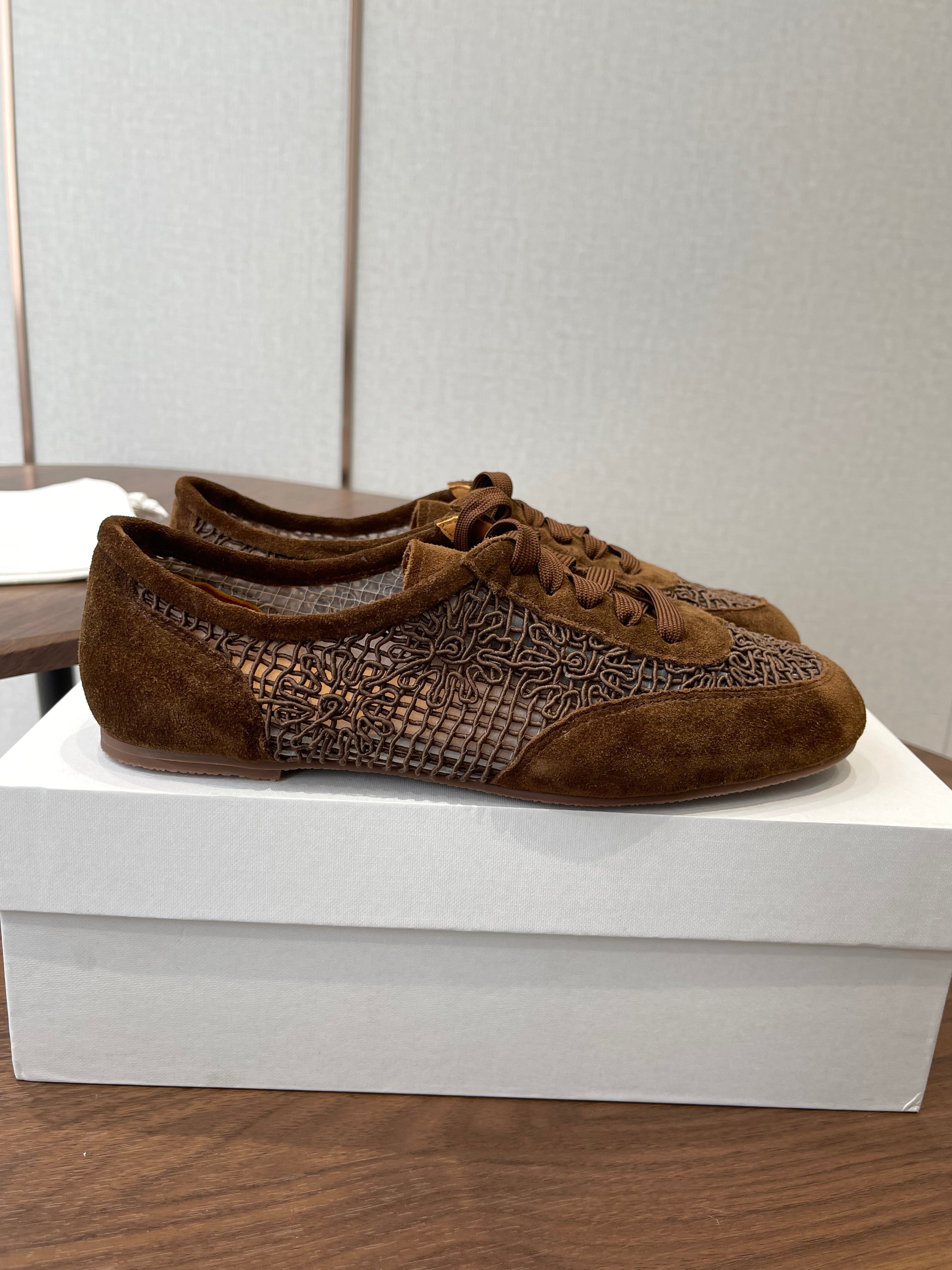 THE ROW 26S LACE UP SNEAKERS IN CARAMEL BROWN SUEDE