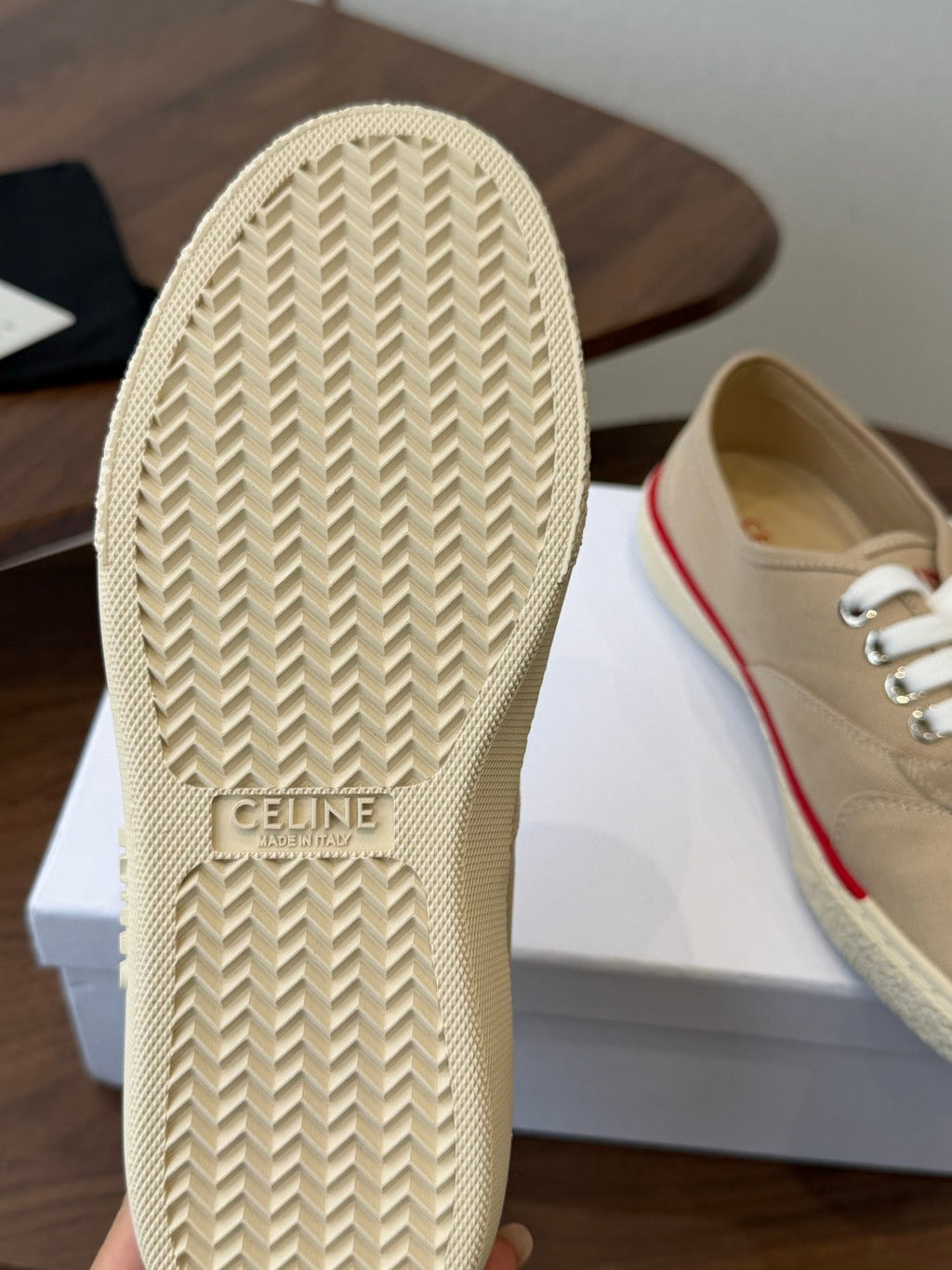 CELINE 26S TRIOMPHE LOW TOP SNEAKERS IN BEIGE CANVAS RED TRIM