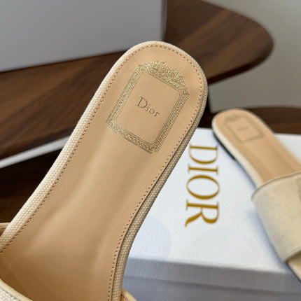 DIOR 26S D-BADGE FLAT SLIDE SANDALS IN IVORY WHITE CANVAS AND CALFSKIN