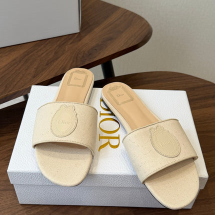 DIOR 26S D-BADGE FLAT SLIDE SANDALS IN IVORY WHITE CANVAS AND CALFSKIN