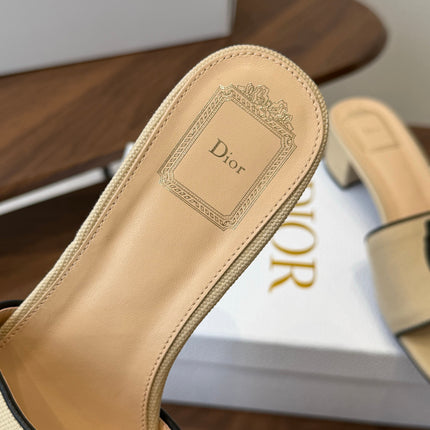 DIOR 26S D-BADGE SLIDE SANDALS IN BEIGE CANVAS AND BLACK CALFSKIN