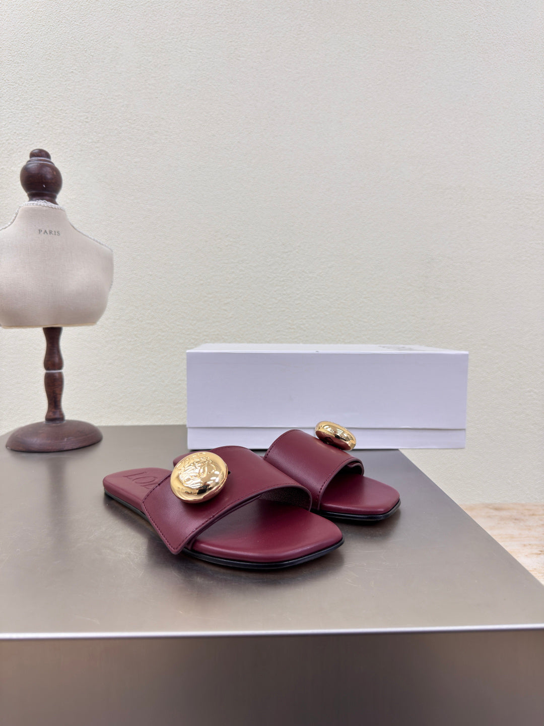 LOEWE 26S PEBBLE SLIDE IN BURGUNDY RED CALFSKIN GOLD HARDWARE