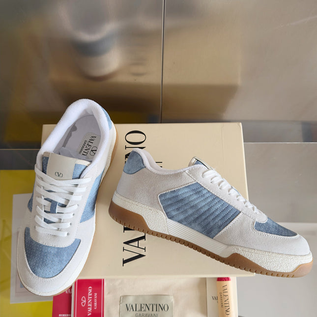 VALENTINO 25S GARAVANI FREEDOTS SNEAKERS IN BEIGE MIX BLUE SUEDE