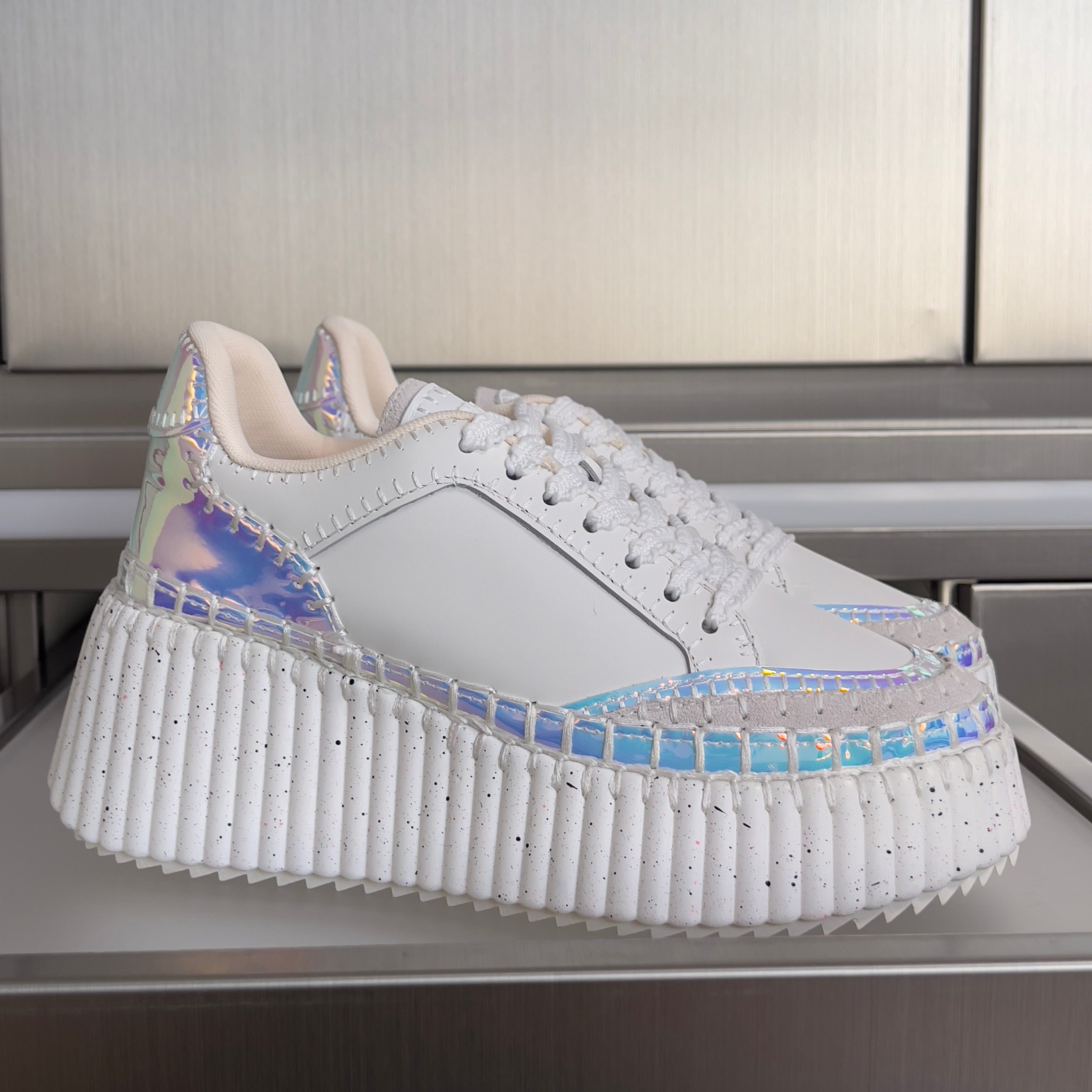 CHLOÉ 26S WEDGE SNEAKERS 70 MM IN WHITE CALFSKIN AND HOLOGRAM