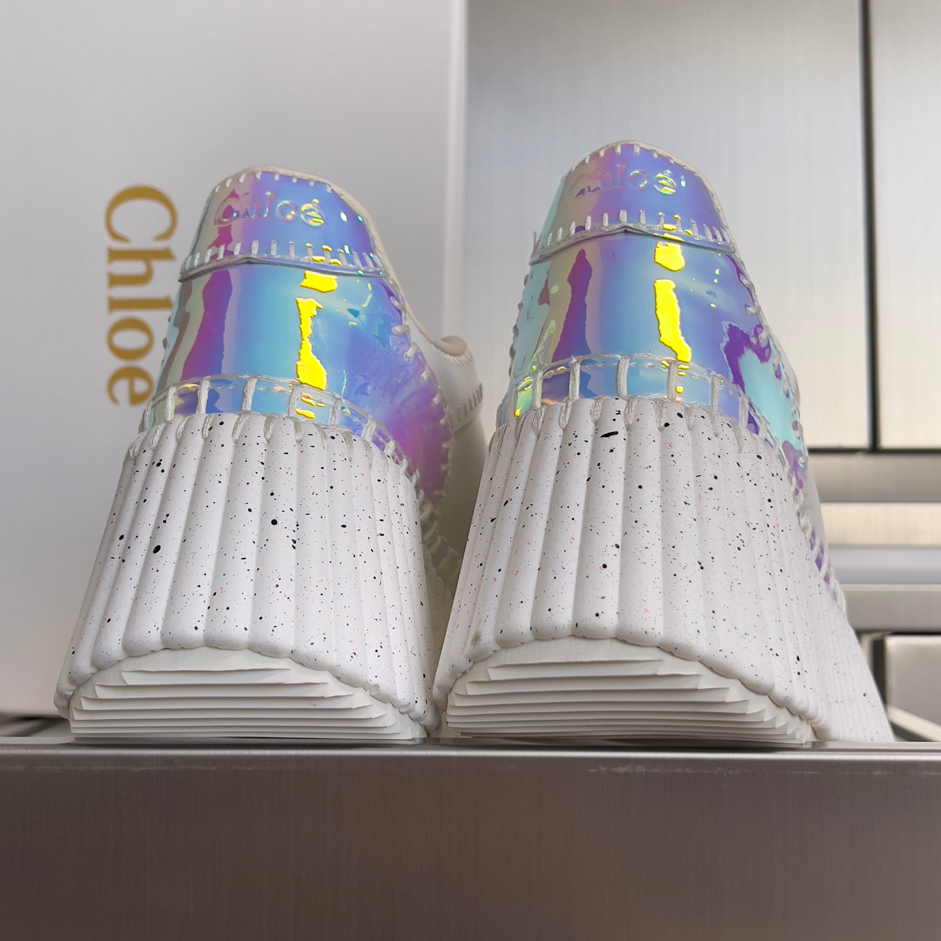 CHLOÉ 26S WEDGE SNEAKERS 70 MM IN WHITE CALFSKIN AND HOLOGRAM