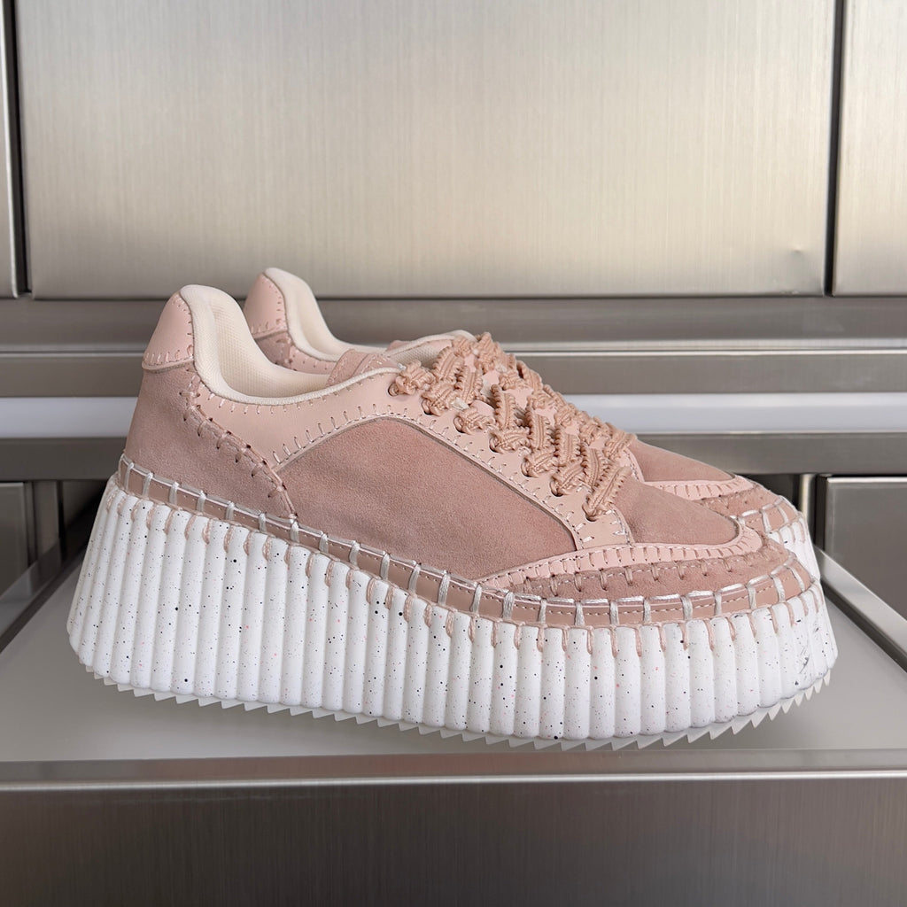 CHLOÉ 26S WEDGE SNEAKERS 70 MM IN PINK BEIGE SUEDE