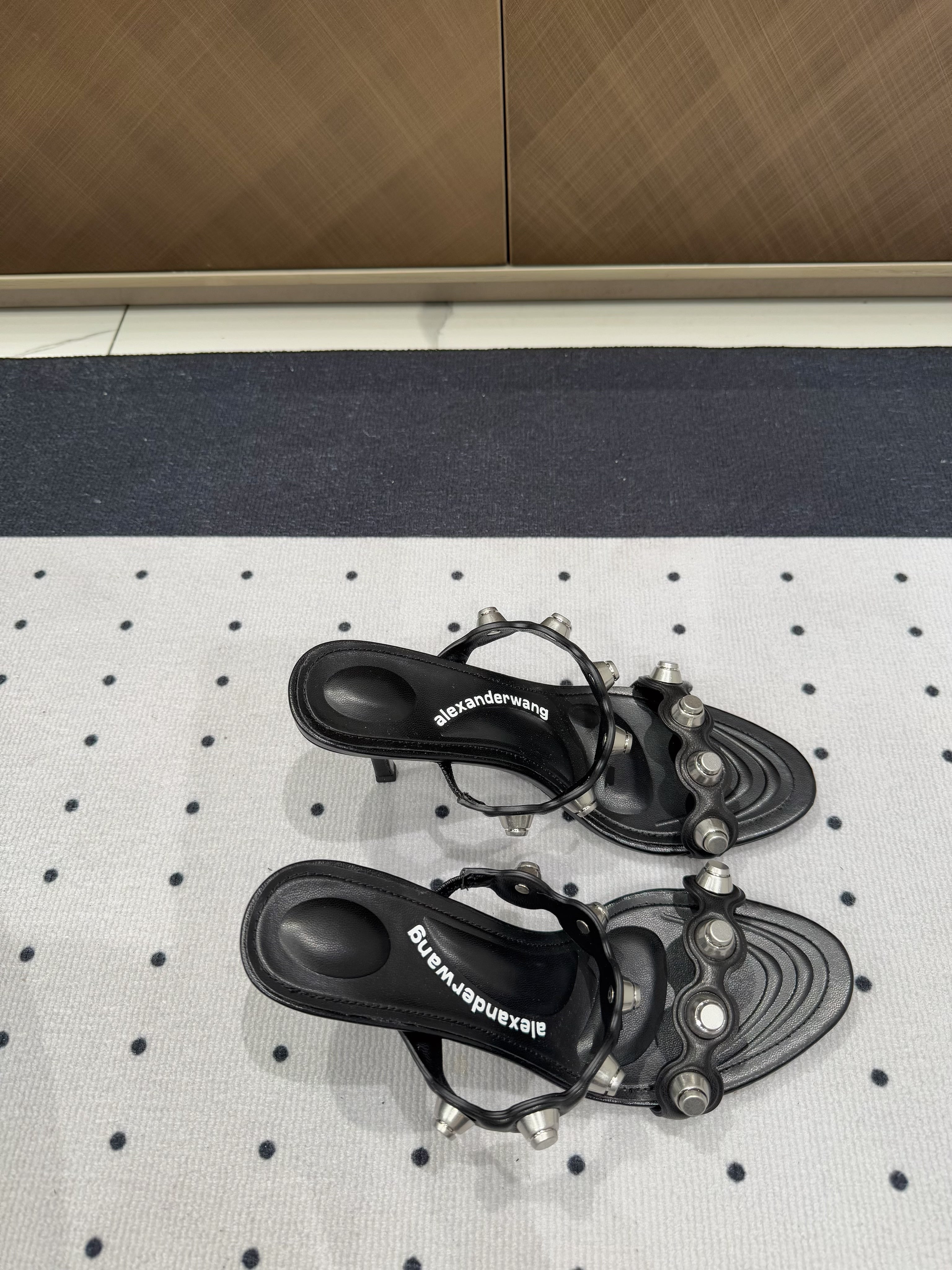 RIOT 80 MM SANDAL IN BLACK LAMBSKIN