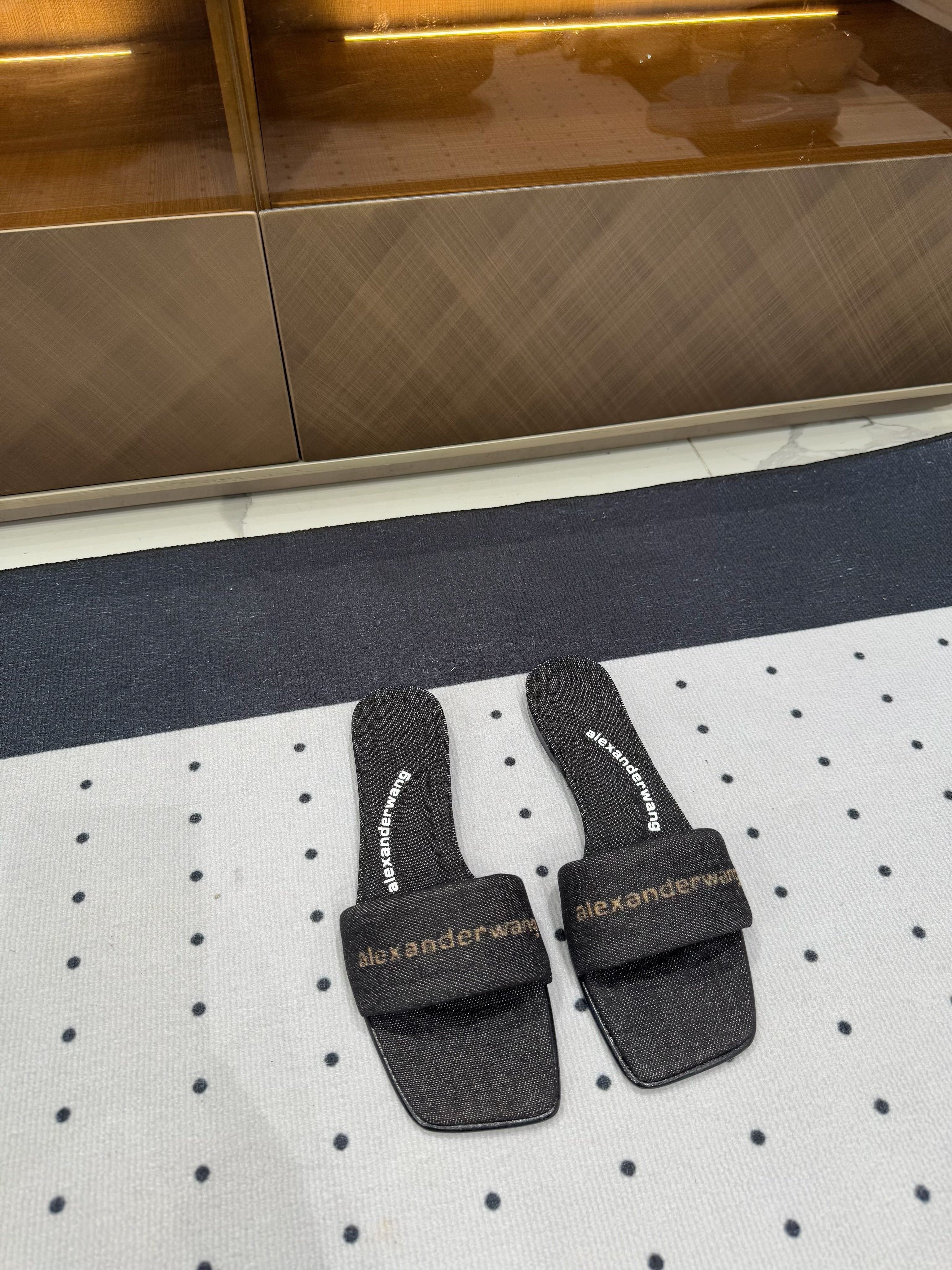 VY POOL SANDAL IN BLACK DENIM