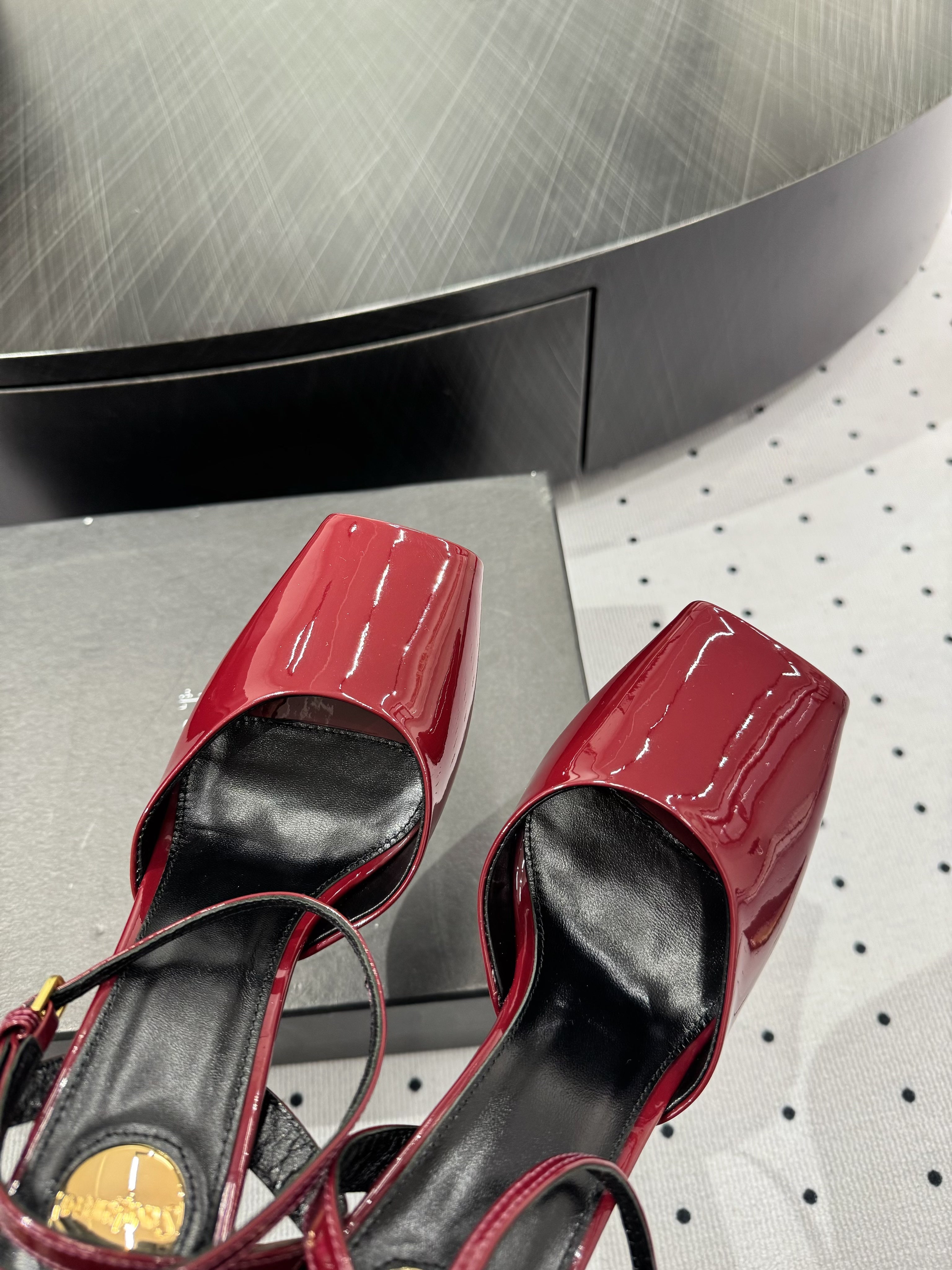YSL 26S SQUARE-TOE HIGH HEELS 105 MM IN DARK RED PATENT CALFSKIN
