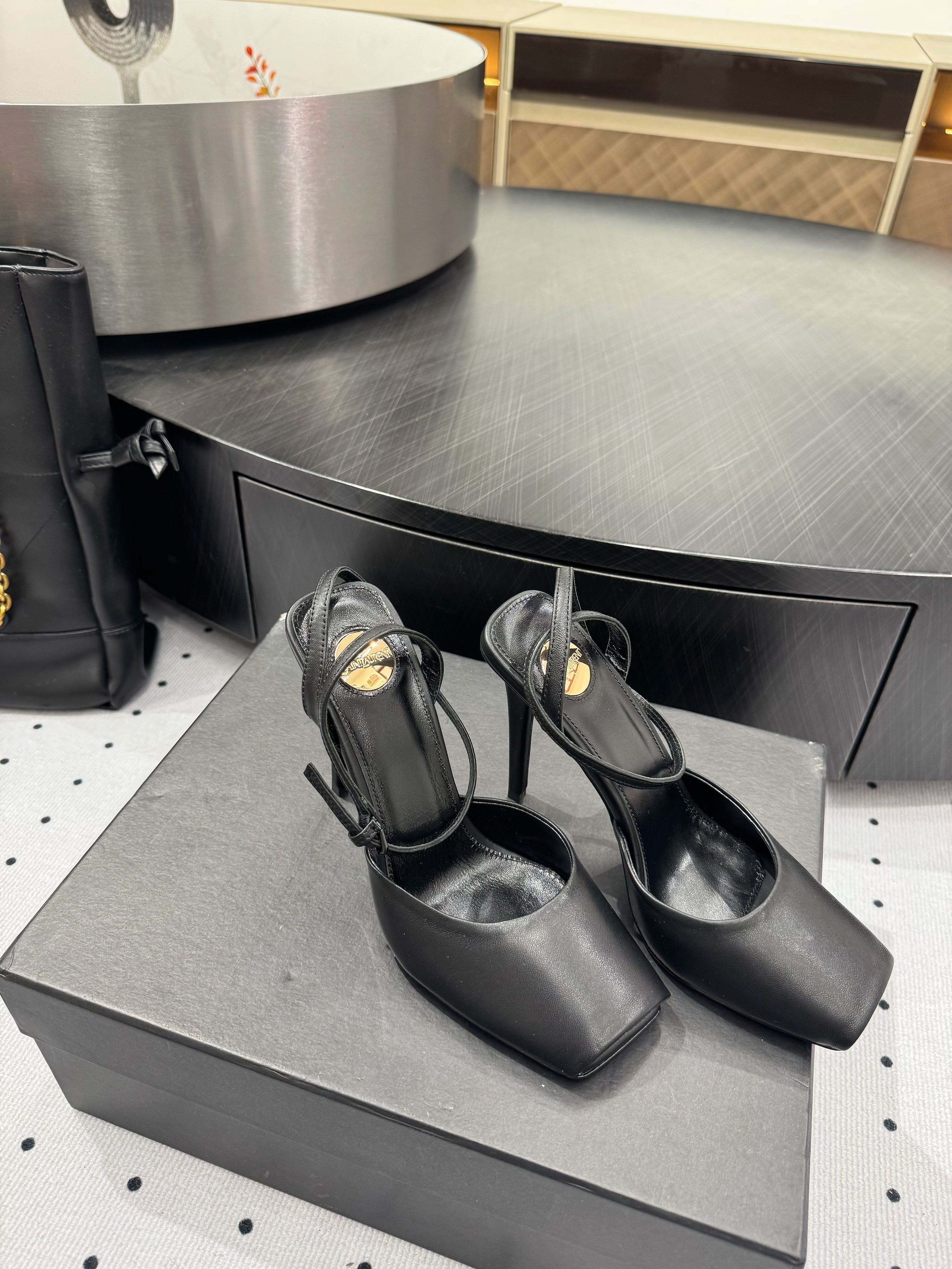 YSL 26S SQUARE-TOE HIGH HEELS 105 MM IN BLACK CALFSKIN