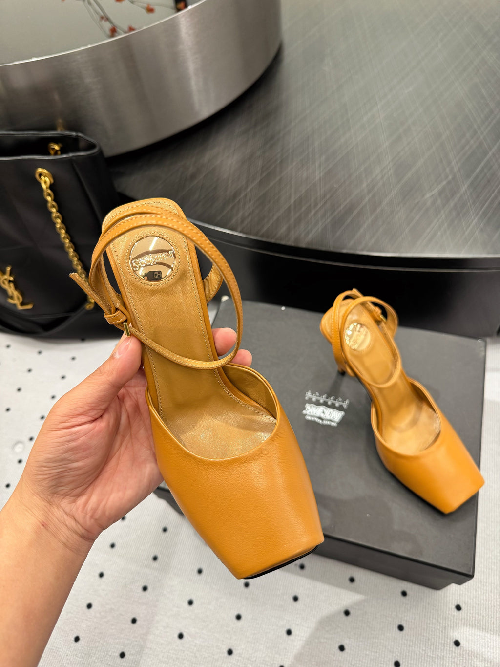 YSL 26S SQUARE-TOE HIGH HEELS 105 MM IN OCHRE YELLOW CALFSKIN