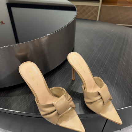 GIANVITO ROSSI 26S KNOTTED STRAP SANDALS 105 MM IN BEIGE LAMBSKIN