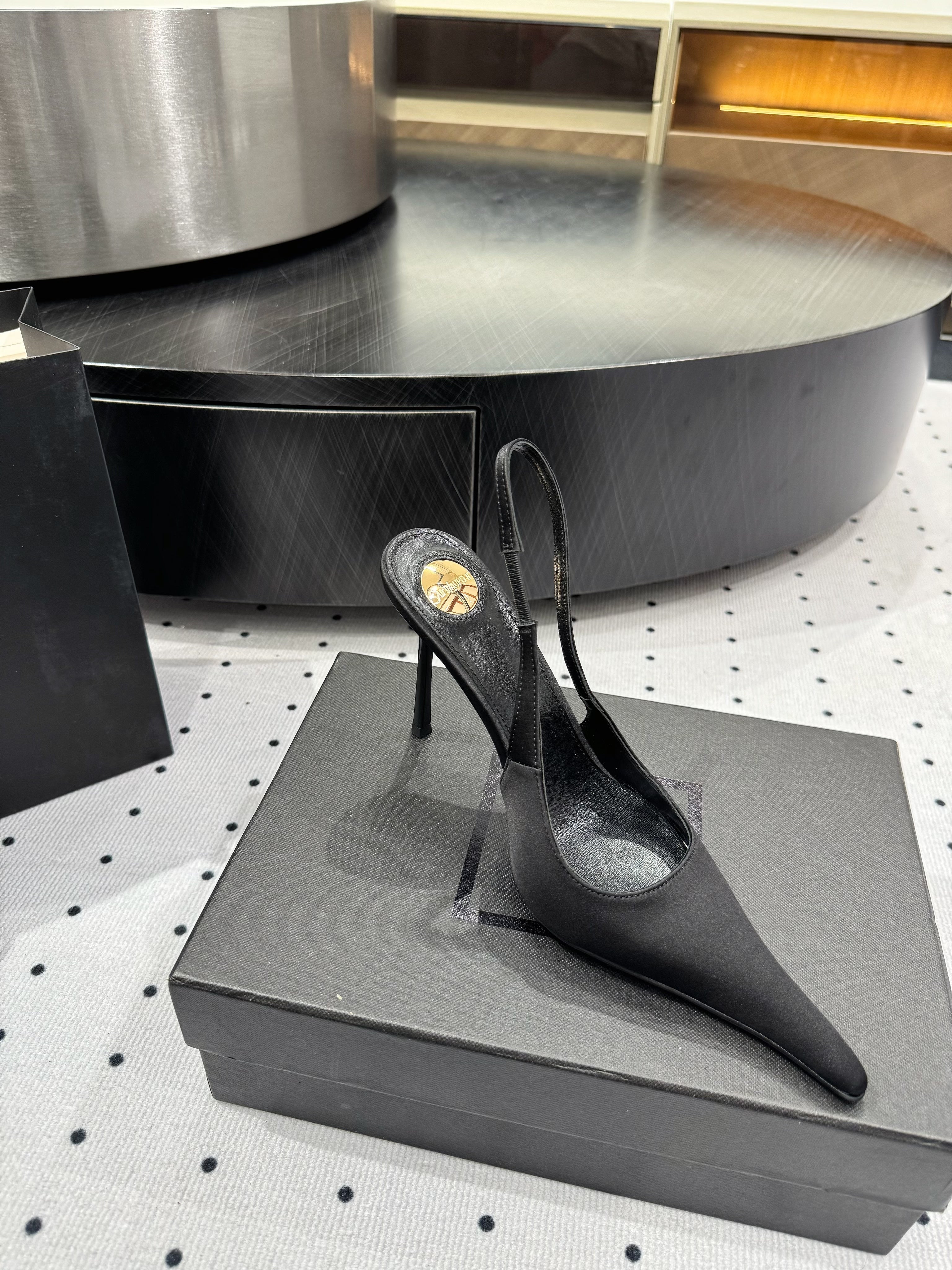 YSL 26S POINTED-TOE SLINGBACK HEELS 105 MM IN BLACK SATIN