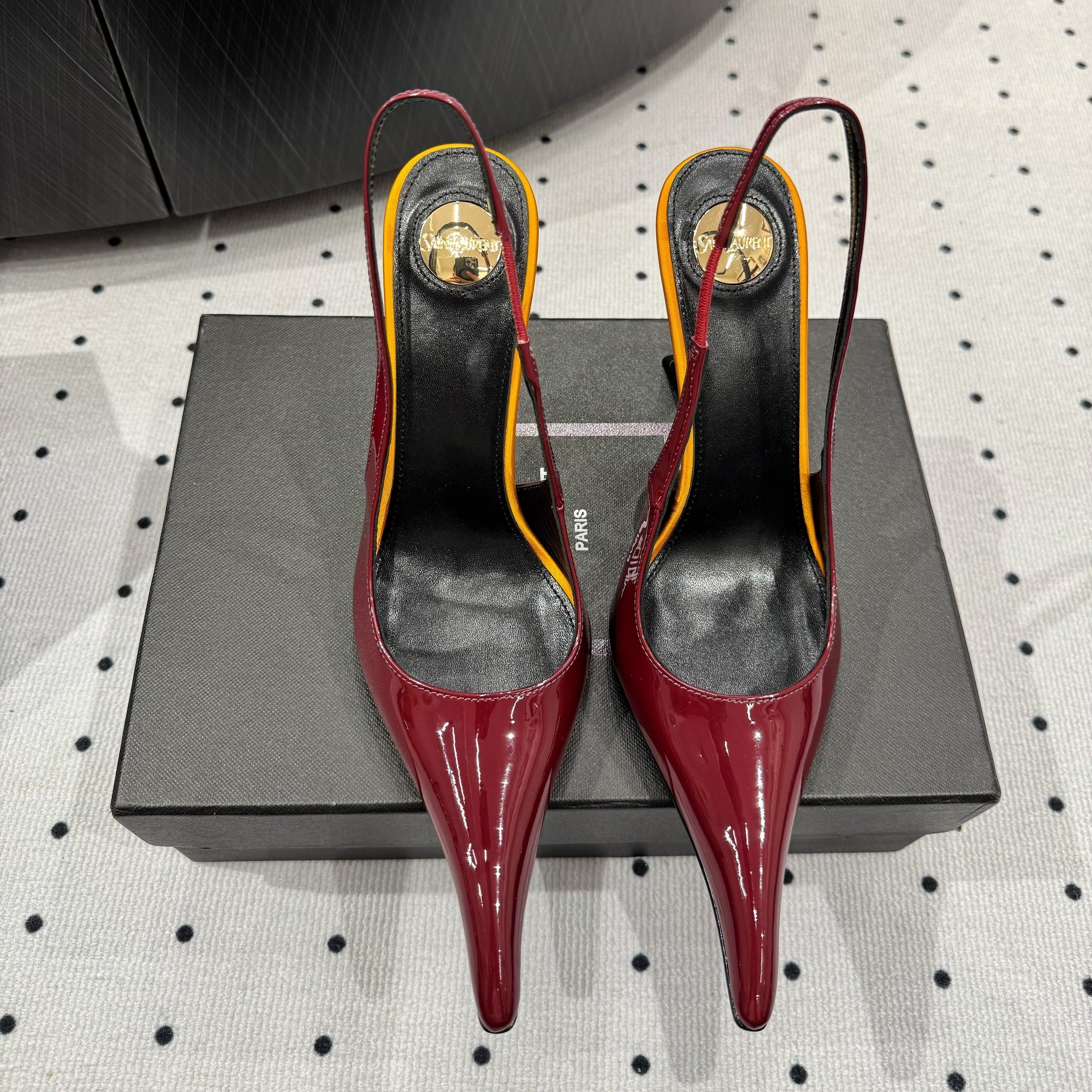 YSL 26S POINTED-TOE SLINGBACK HEELS 105 MM IN DARK RED AND ORANGE PATENT CALFSKIN