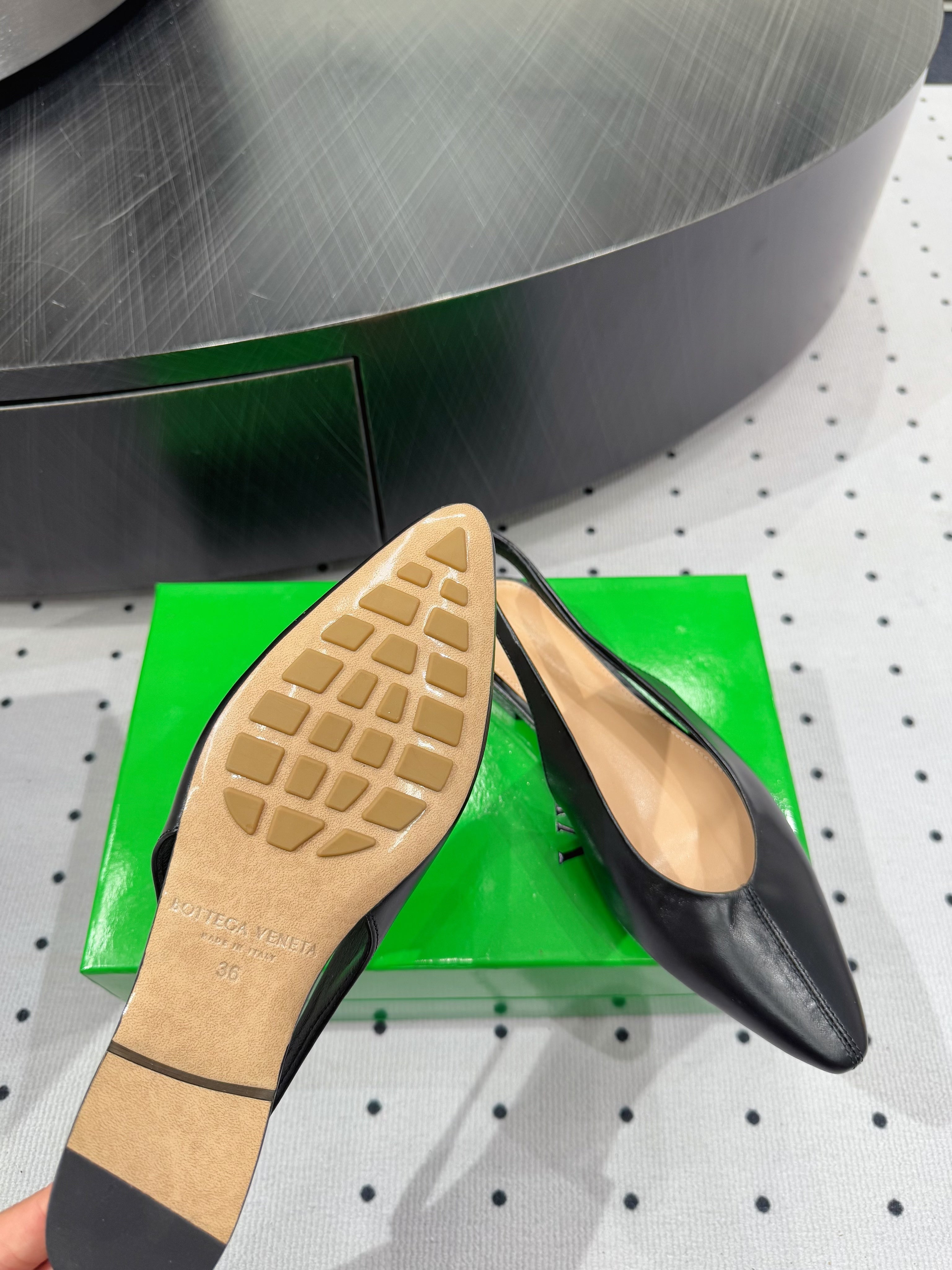 BOTTEGA VENETA 26S SLINGBACK FLATS IN BLACK CALFSKIN