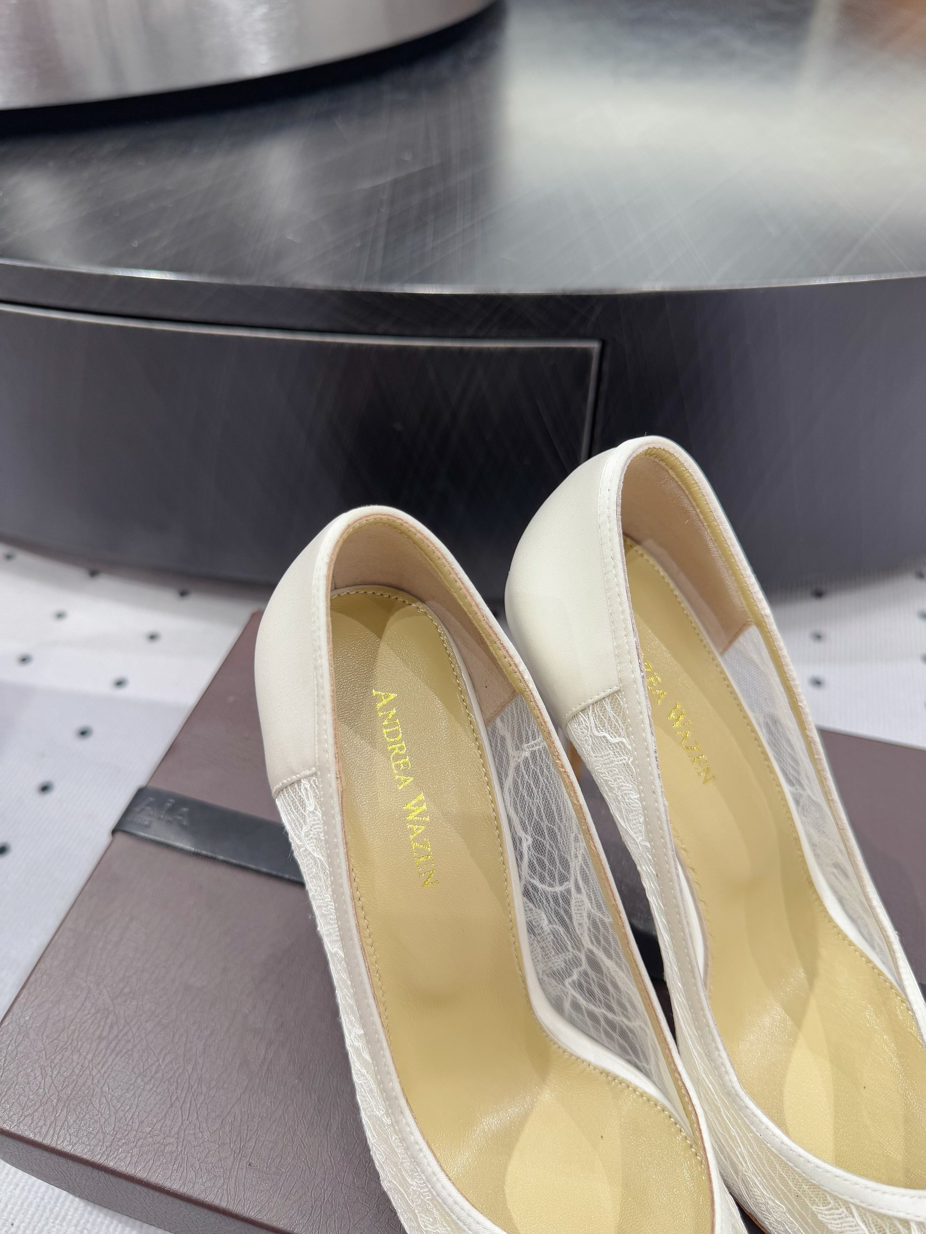 POINTED-TOE HIGH PUMPS 95MM IN WHITE MESH AND SILK