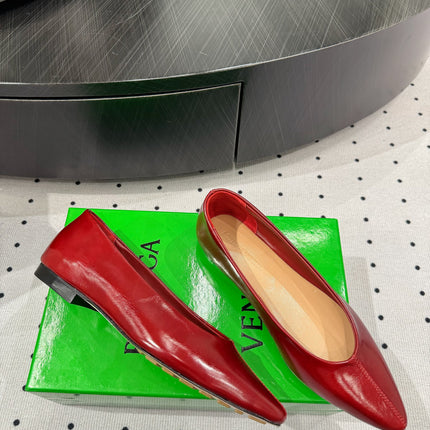 BOTTEGA VENETA 26S BALLET FLATS IN RED CALFSKIN