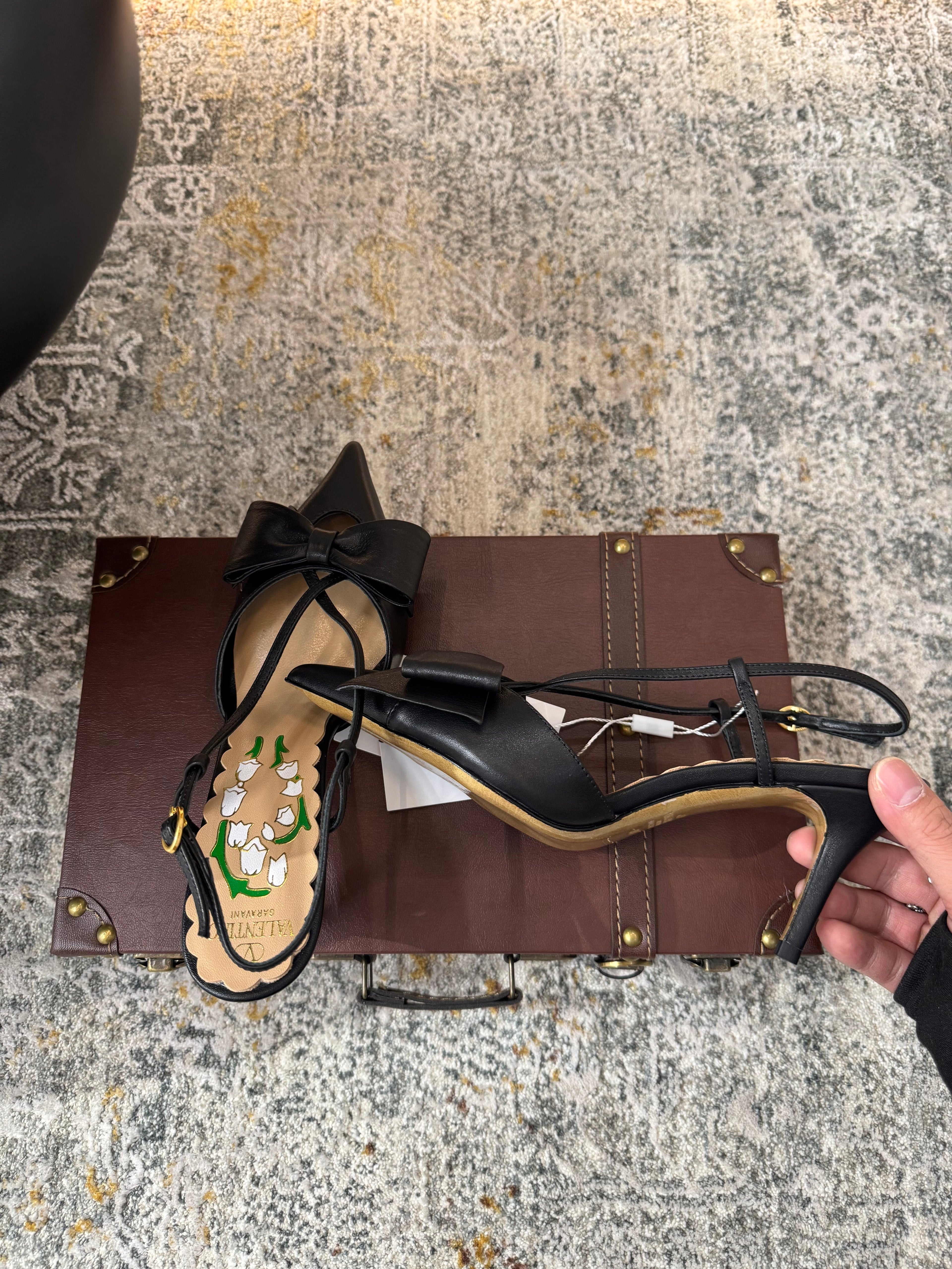 VLTN HIGH HEEL 25S 80 MM IN BLACK CALFSKIN WITH BOW