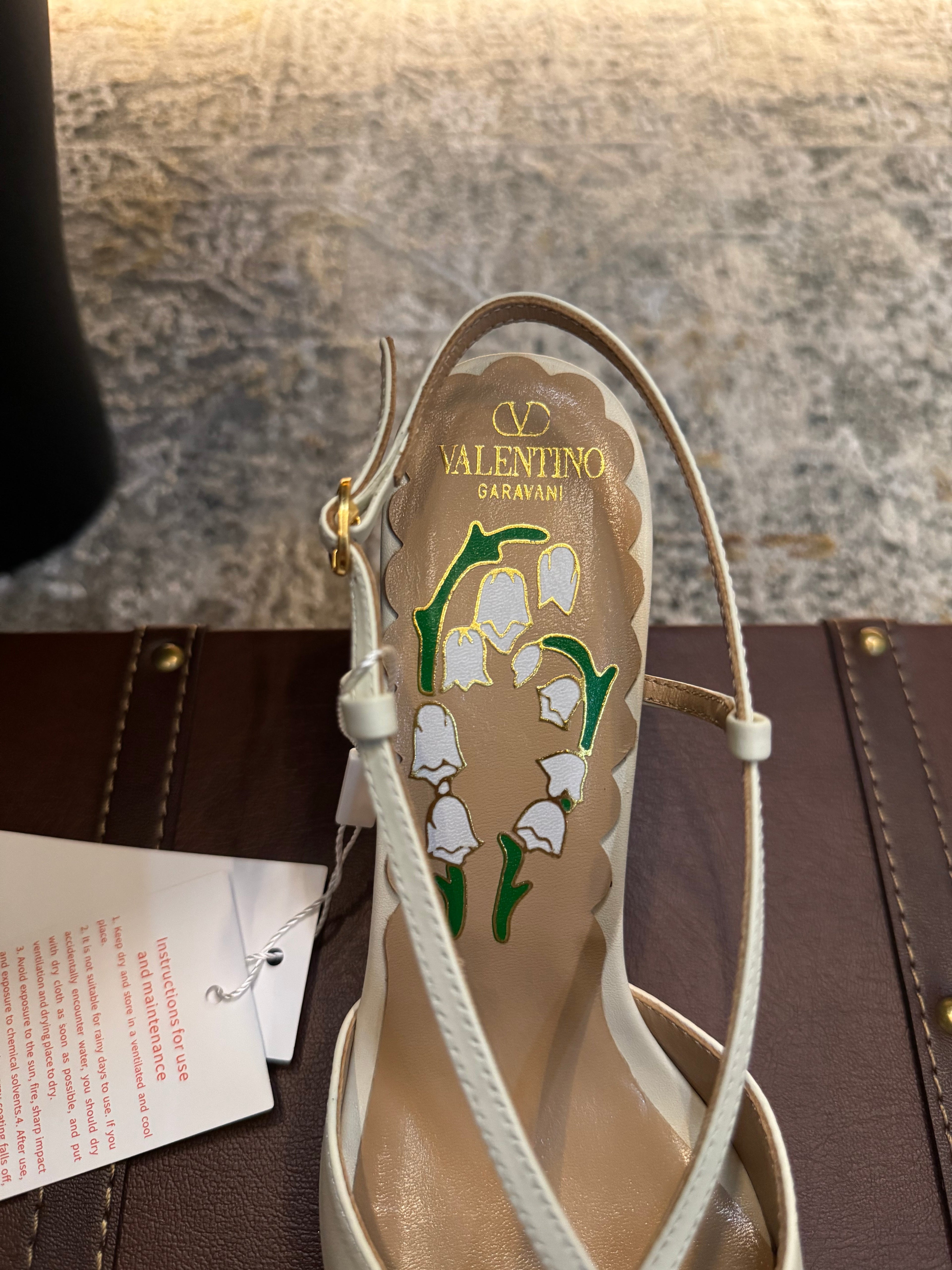 VLTN HIGH HEEL 25S 80 MM IN WHITE CALFSKIN WITH BOW