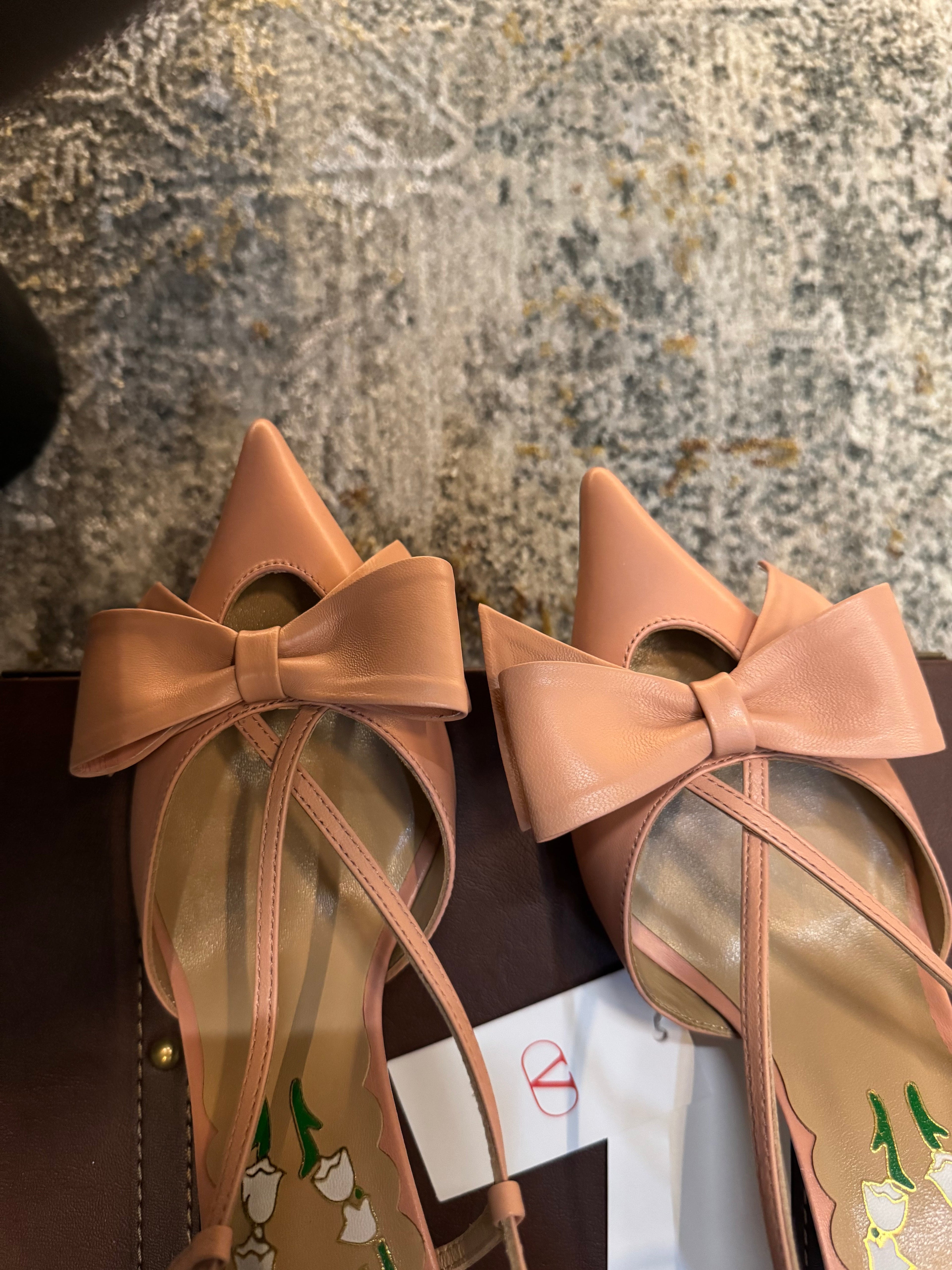 VLTN HIGH HEEL 25S 80 MM IN WARM CLAY PINK CALFSKIN WITH BOW