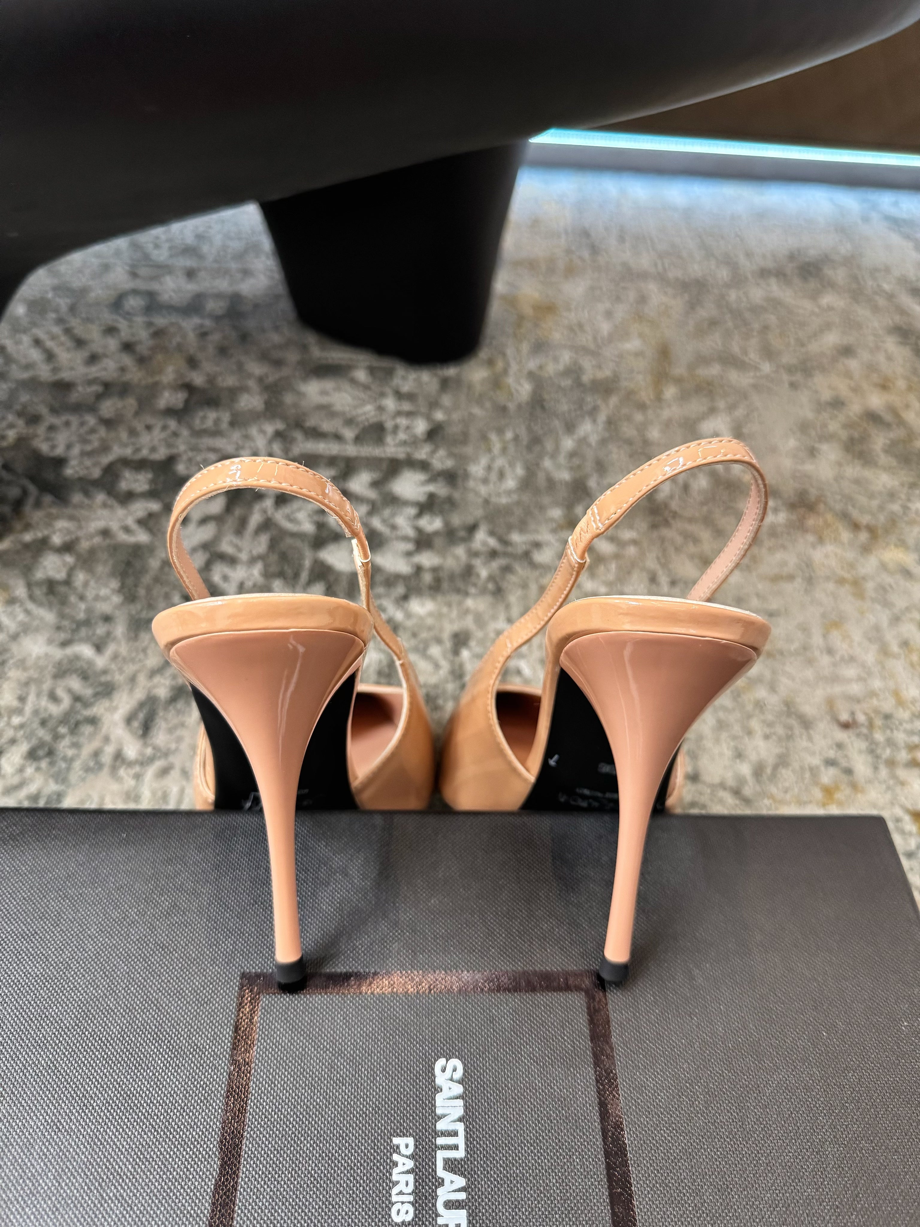 YSL 26S HEELED SLINGBACKS 100 MM IN WARM NUDE GLOSSY CALFSKIN