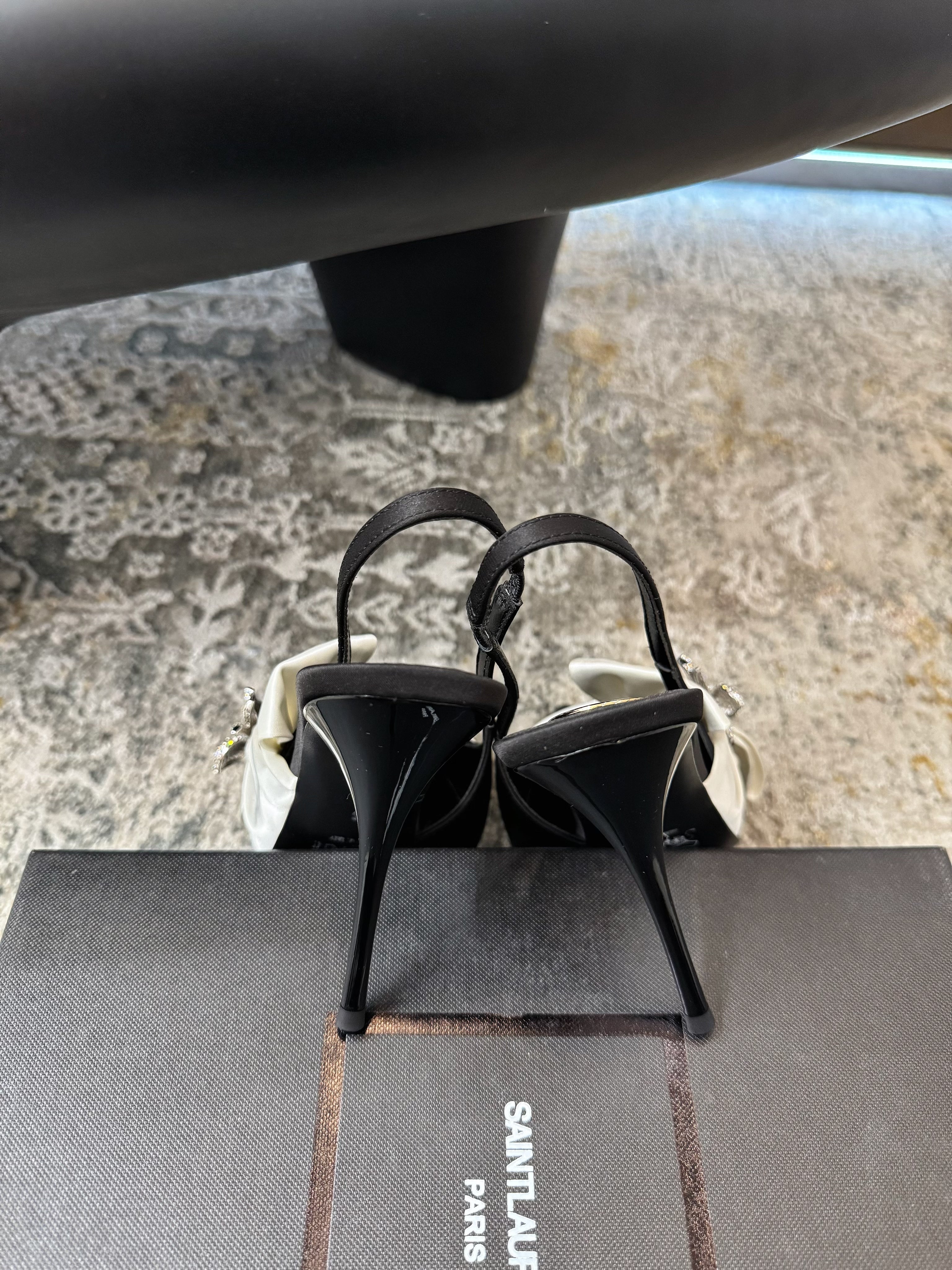 YSL 26S HEELED SLINGBACKS 100 MM IN BLACK AND WHITE SILK