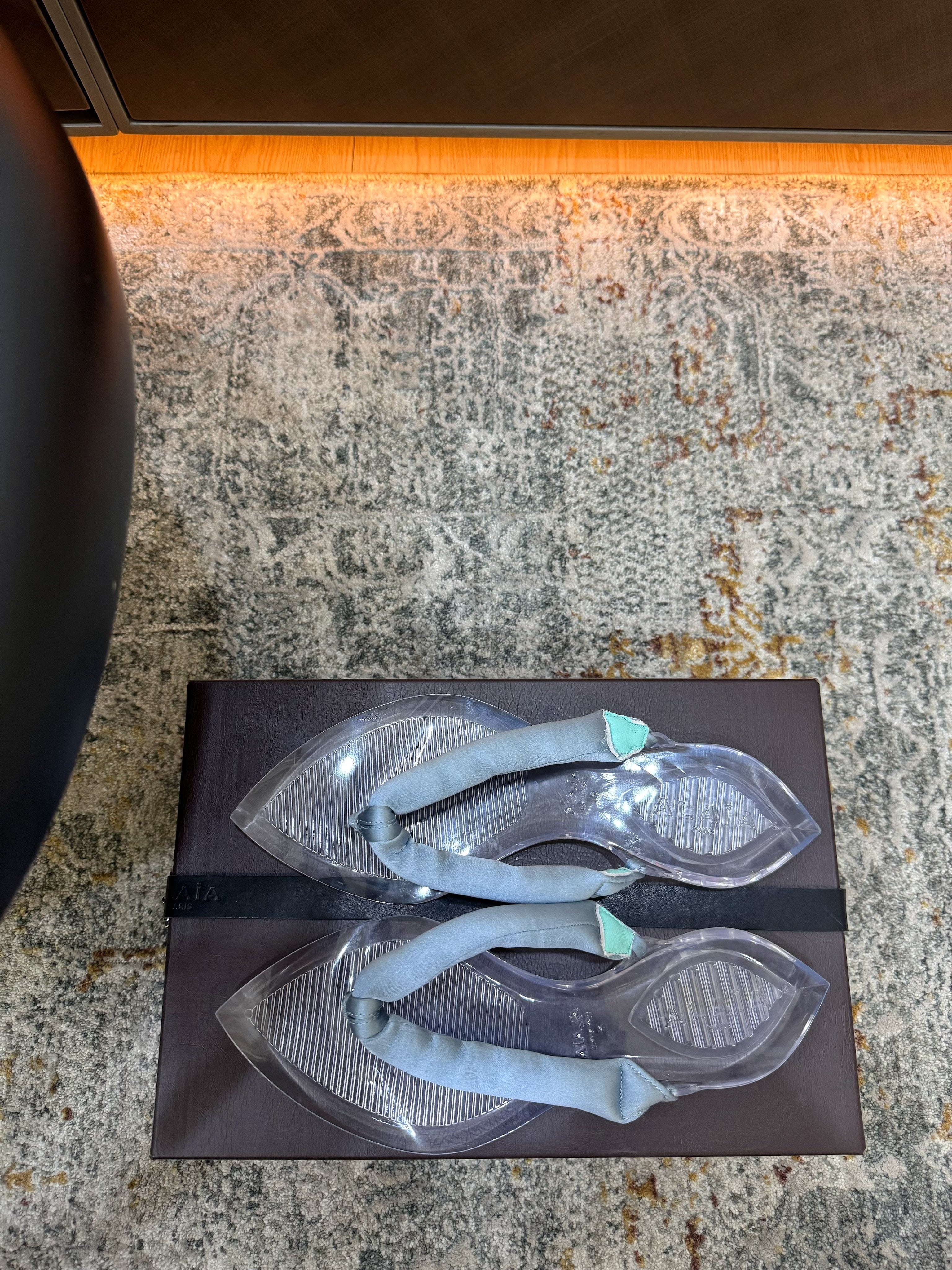 ALAIA 26S THONG SANDALS IN PASTEL BLUE SATIN AND TRANSPARENT PVC