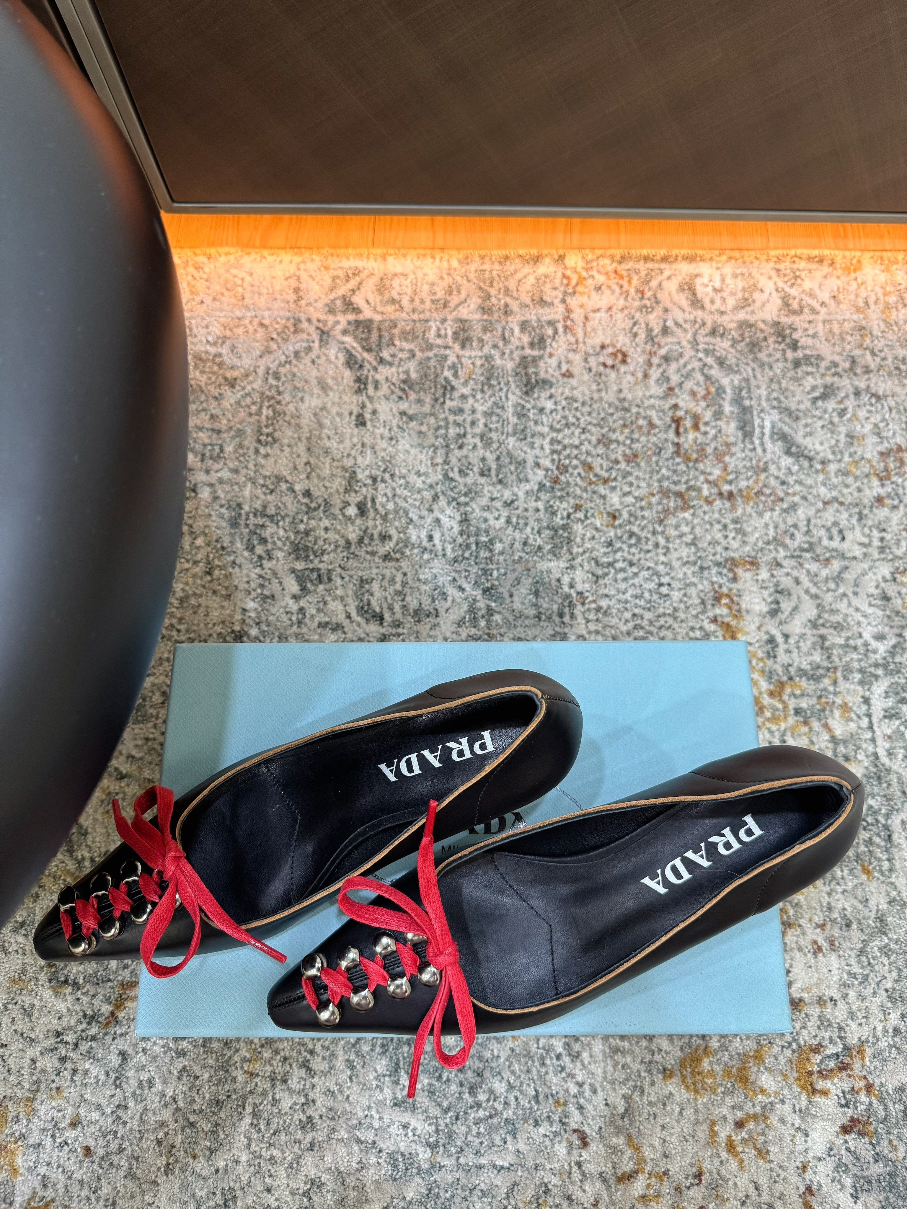 PRADA 26S  LACE UP STUDDED PUMPS 55MM IN BLACK CALFSKIN WITH RED LACES