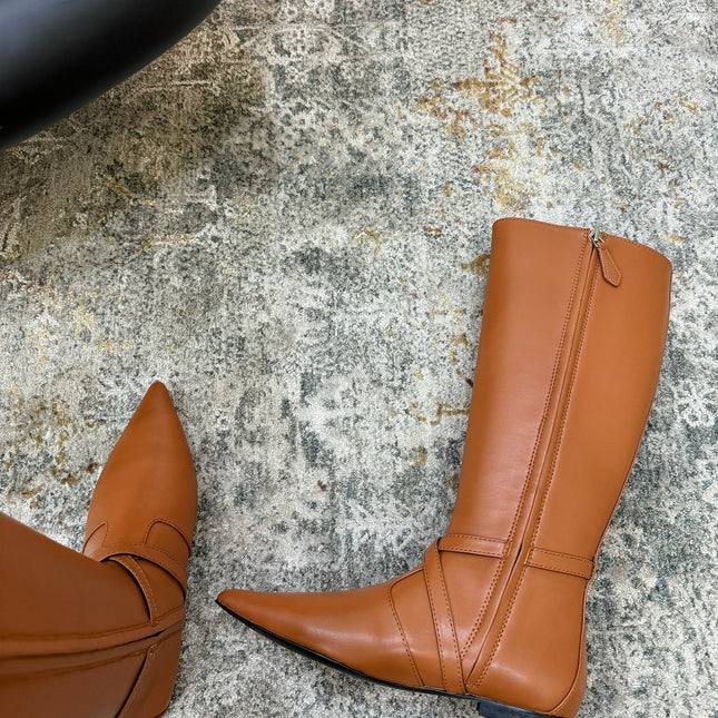 HM 26S FLAT KNEE-HIGH BOOTS IN COGNAC BROWN CALFSKIN 