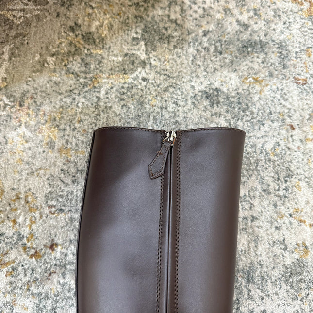 HM 26S FLAT KNEE-HIGH BOOTS IN DARK BROWN CALFSKIN