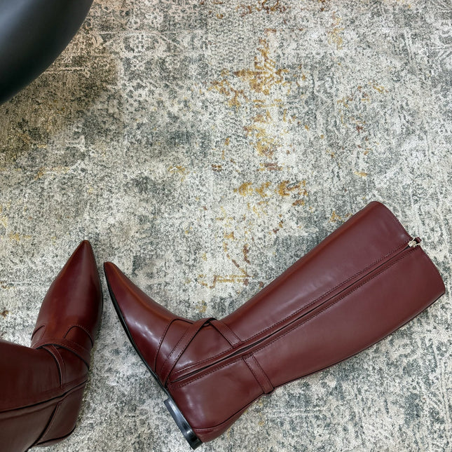 HM 26S FLAT KNEE-HIGH BOOTS IN WINE RED CALFSKIN