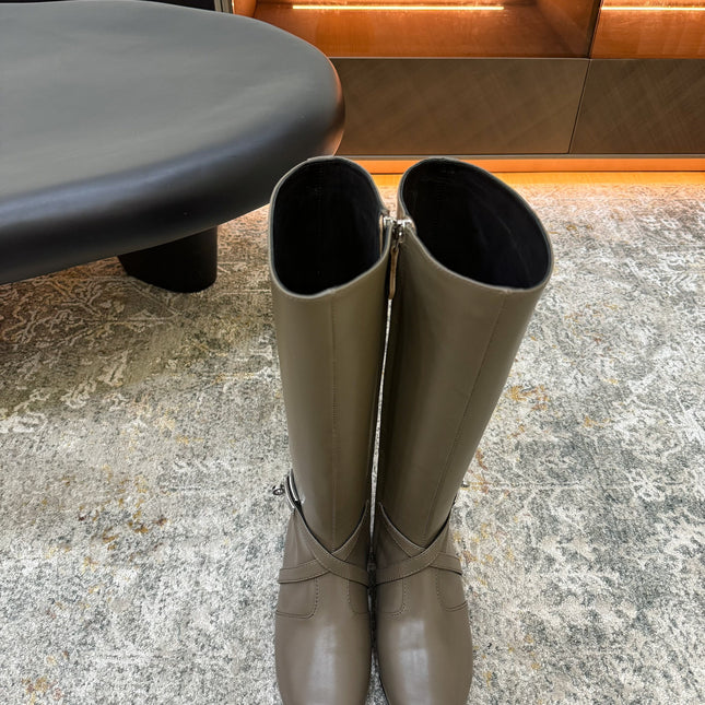 HM 26S FLAT KNEE-HIGH BOOTS IN KHAKI GREY CALFSKIN