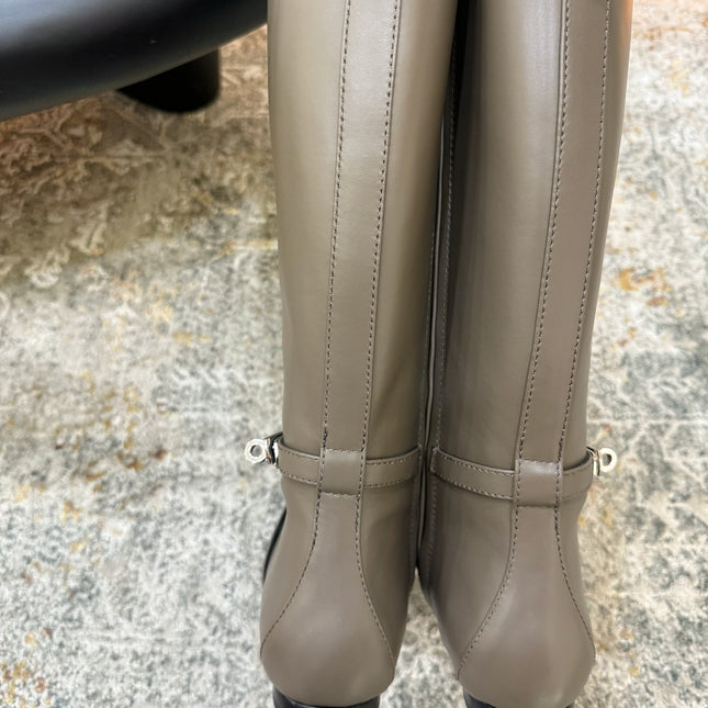 HM 26S FLAT KNEE-HIGH BOOTS IN KHAKI GREY CALFSKIN