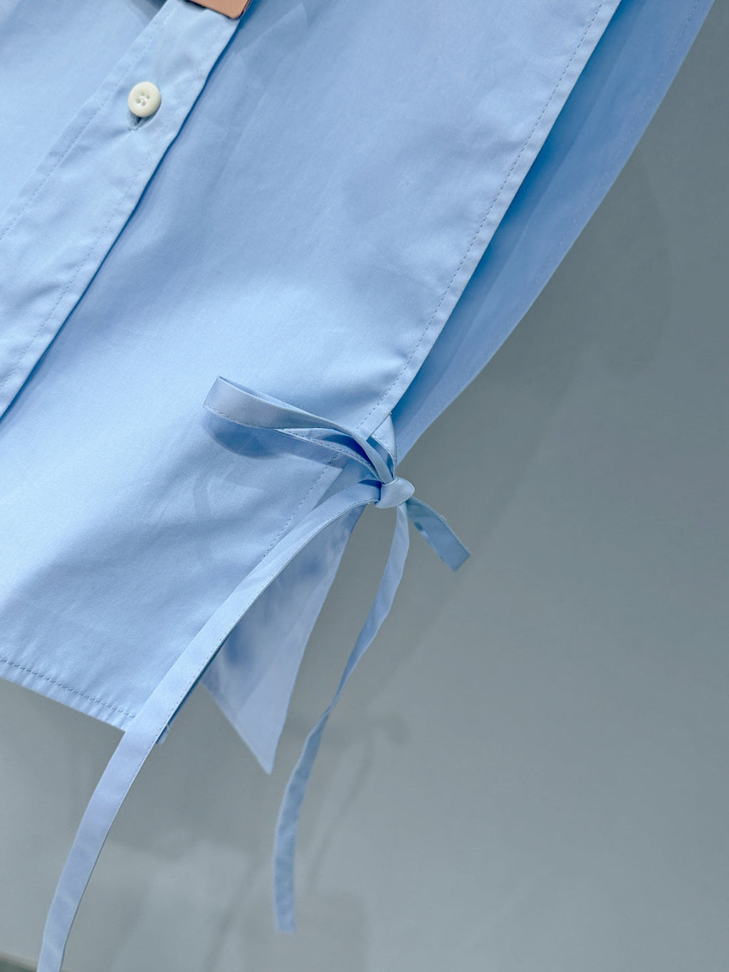 MIUMIU 26S SLEEVELESS SHIRT 905