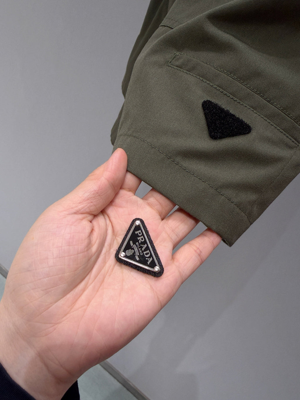 PRADA 26S SHORTS 817
