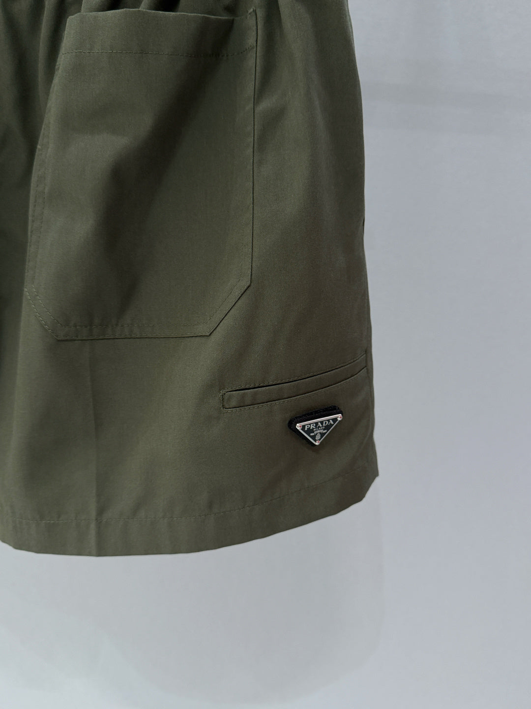PRADA 26S SHORTS 817