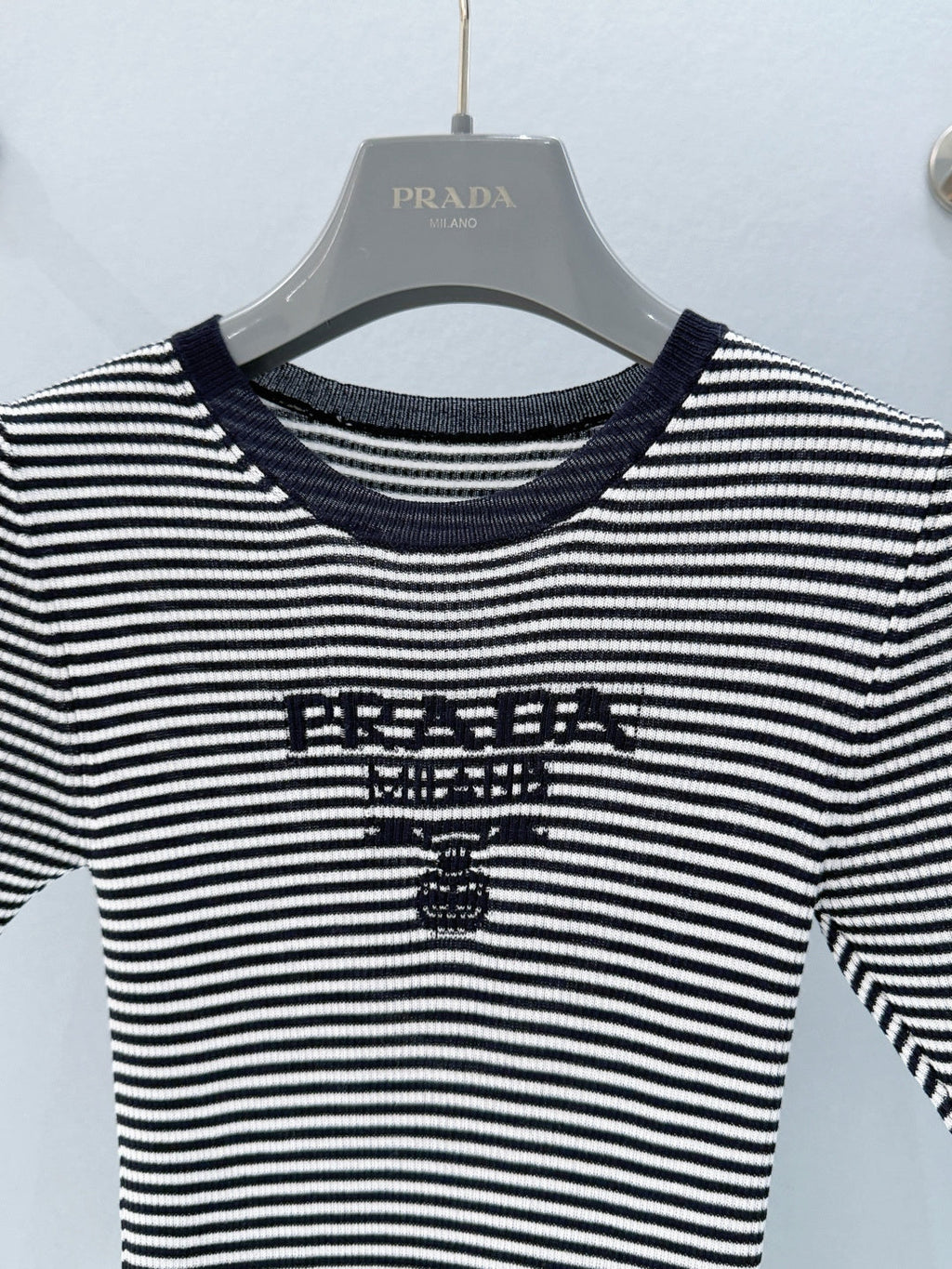 PRADA 26S SHORT SLEEVED KNIT T-SHIRT 811