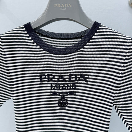 PRADA 26S SHORT SLEEVED KNIT T-SHIRT 811