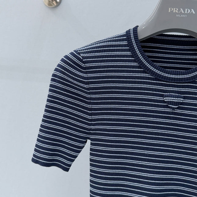 PRADA 26S SHORT SLEEVED KNIT T-SHIRT 810