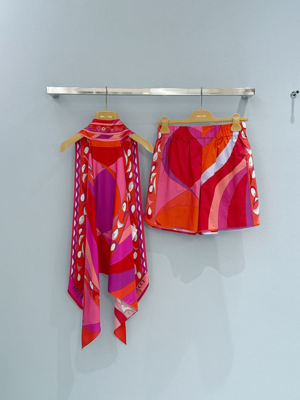 PUCCI 26S SCARF TOP IN PINK AND RED PRINTED SILK