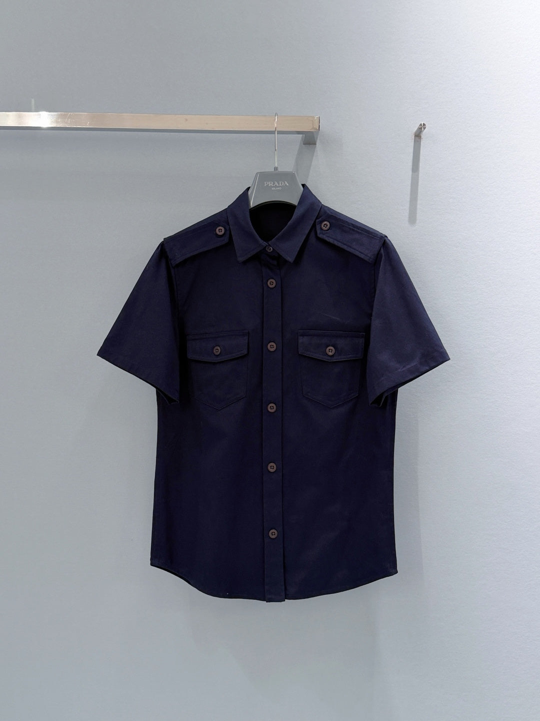 PRADA 26S SHORT-SLEEVE SHIRT STYLE 883