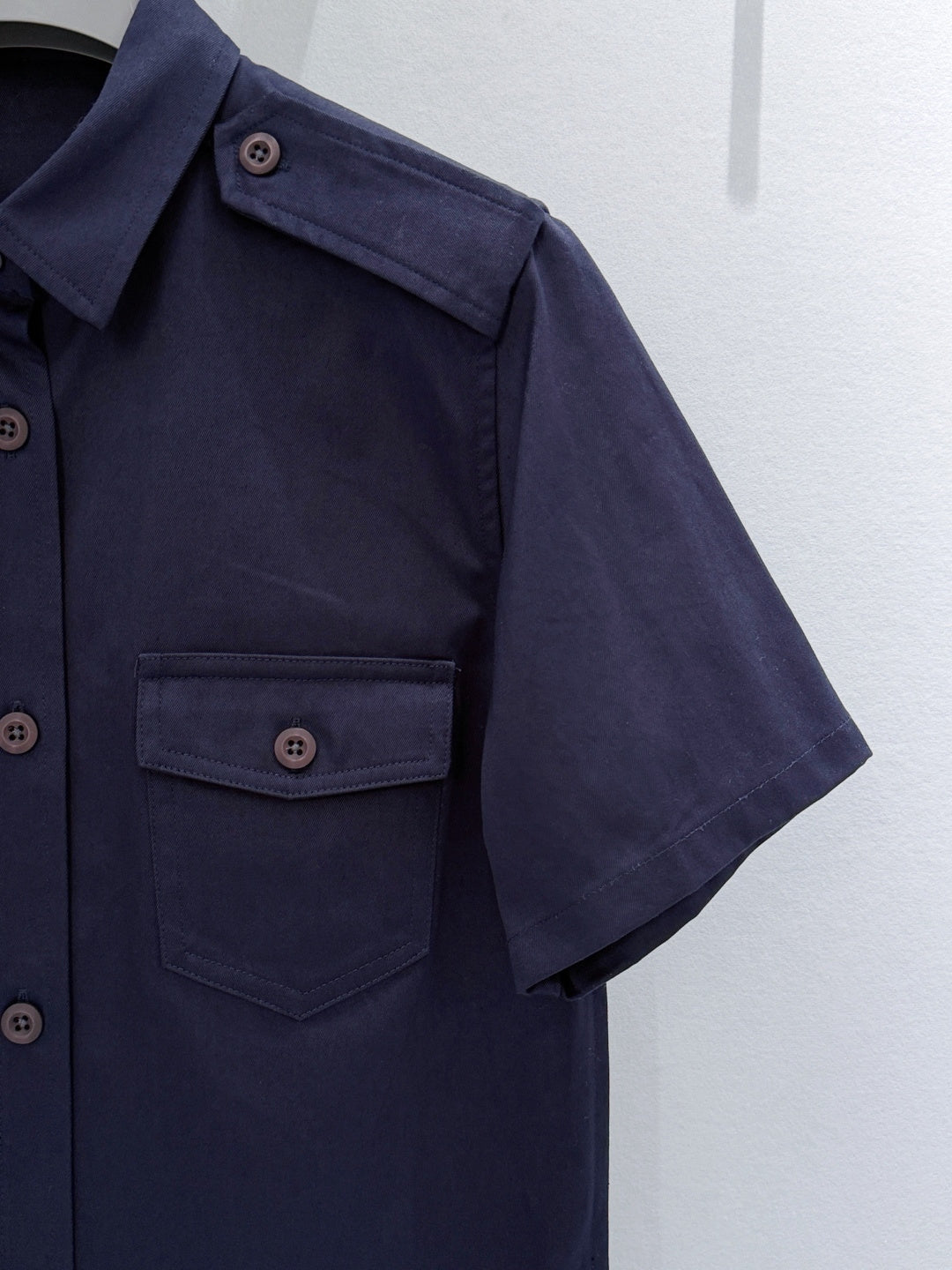 PRADA 26S SHORT-SLEEVE SHIRT STYLE 883