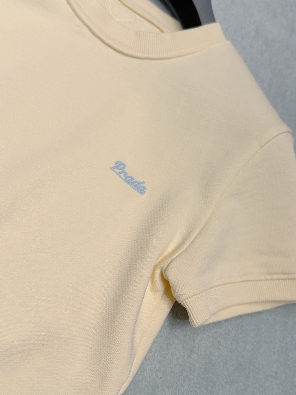 PRADA 26S T-SHIRT STYLE 861