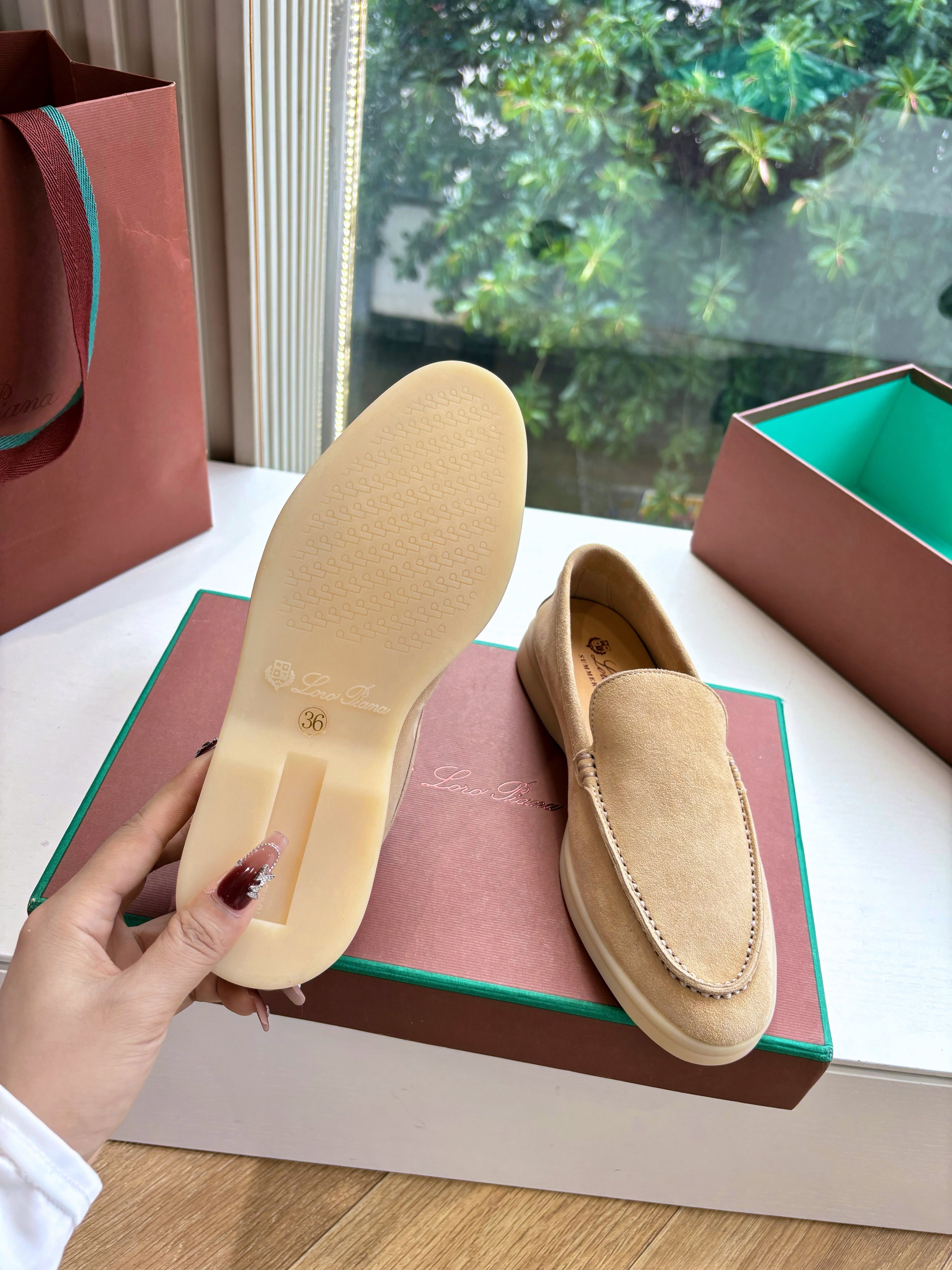 LP LOAFERS 25S IN WARM BEIGE CASHMERE