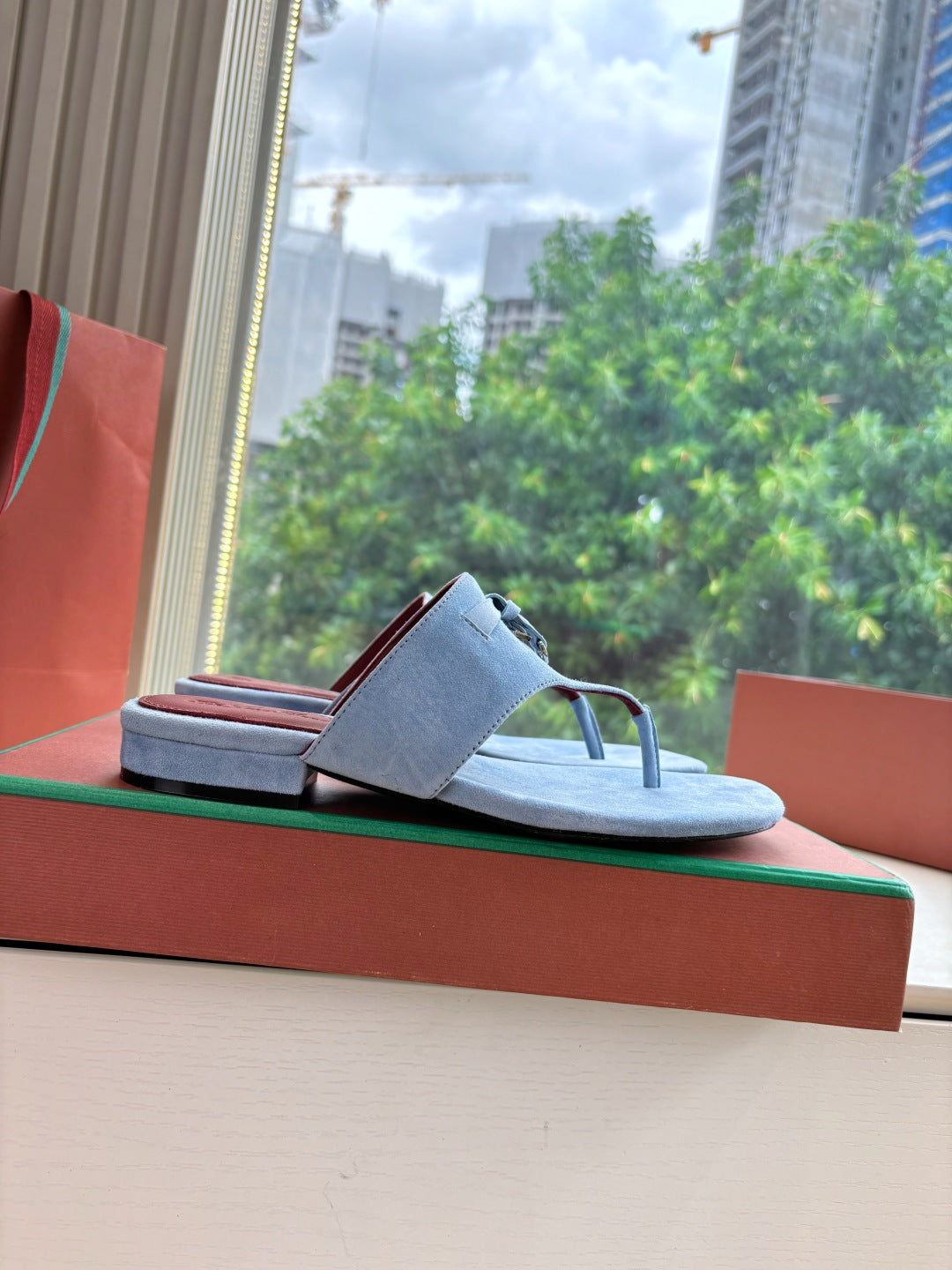 LP THONG SANDALS 25S IN SKY BLUE SUEDE