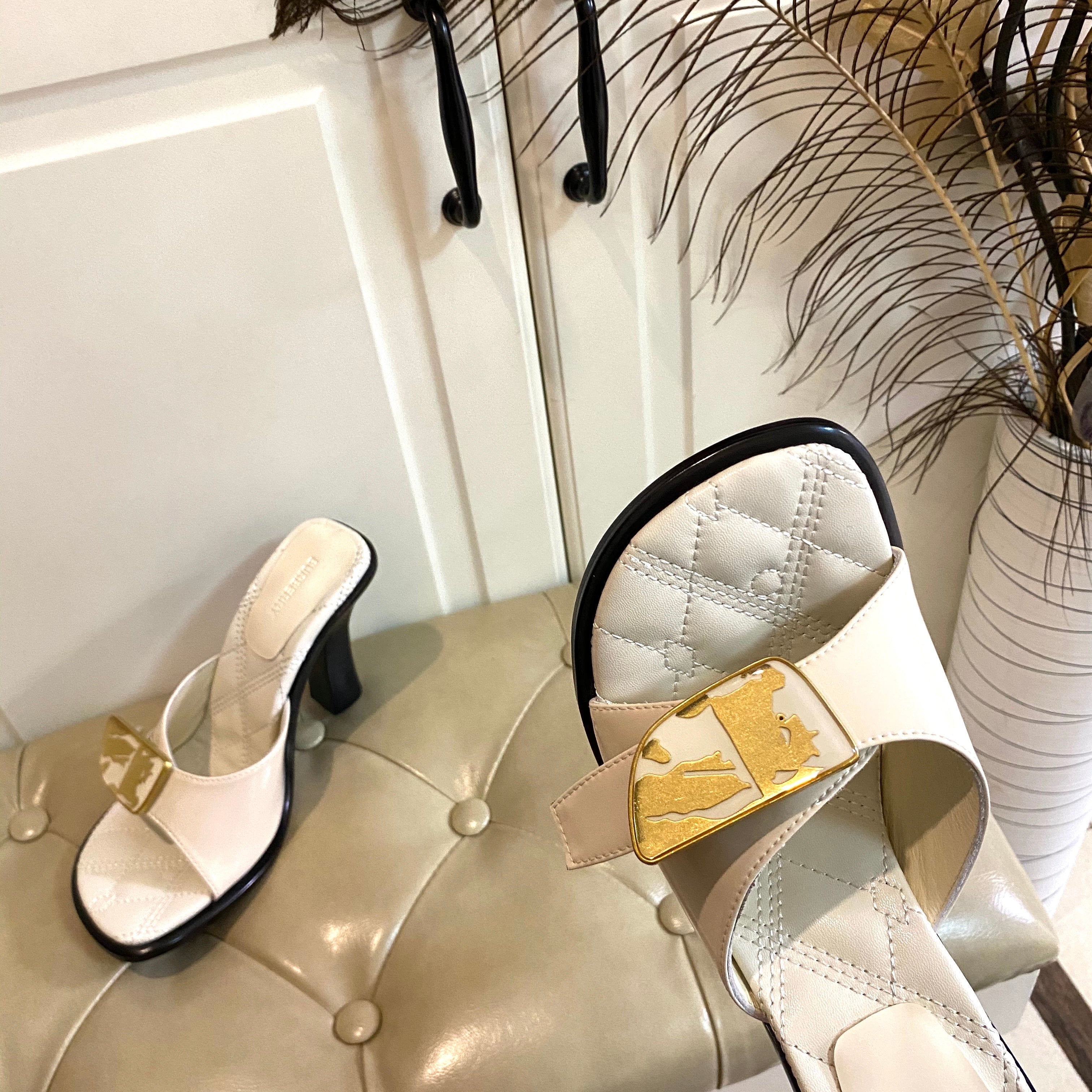 BURBERRY 26S HEELED SANDALS 100 MM IN CREAM WHITE CALFSKIN